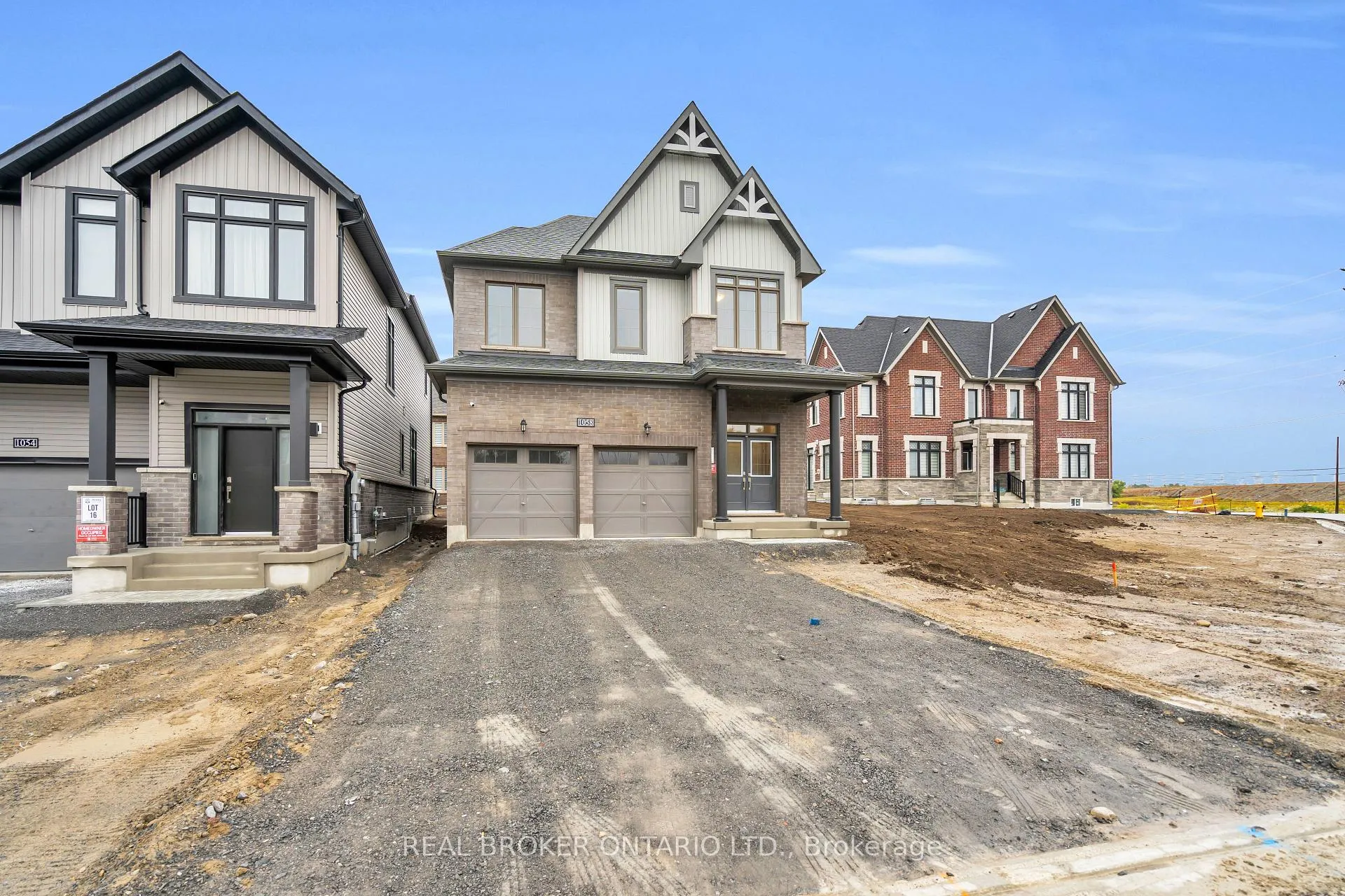 Photo 2 of 1058 Thompson Drive, Oshawa, Kedron — HOMEH