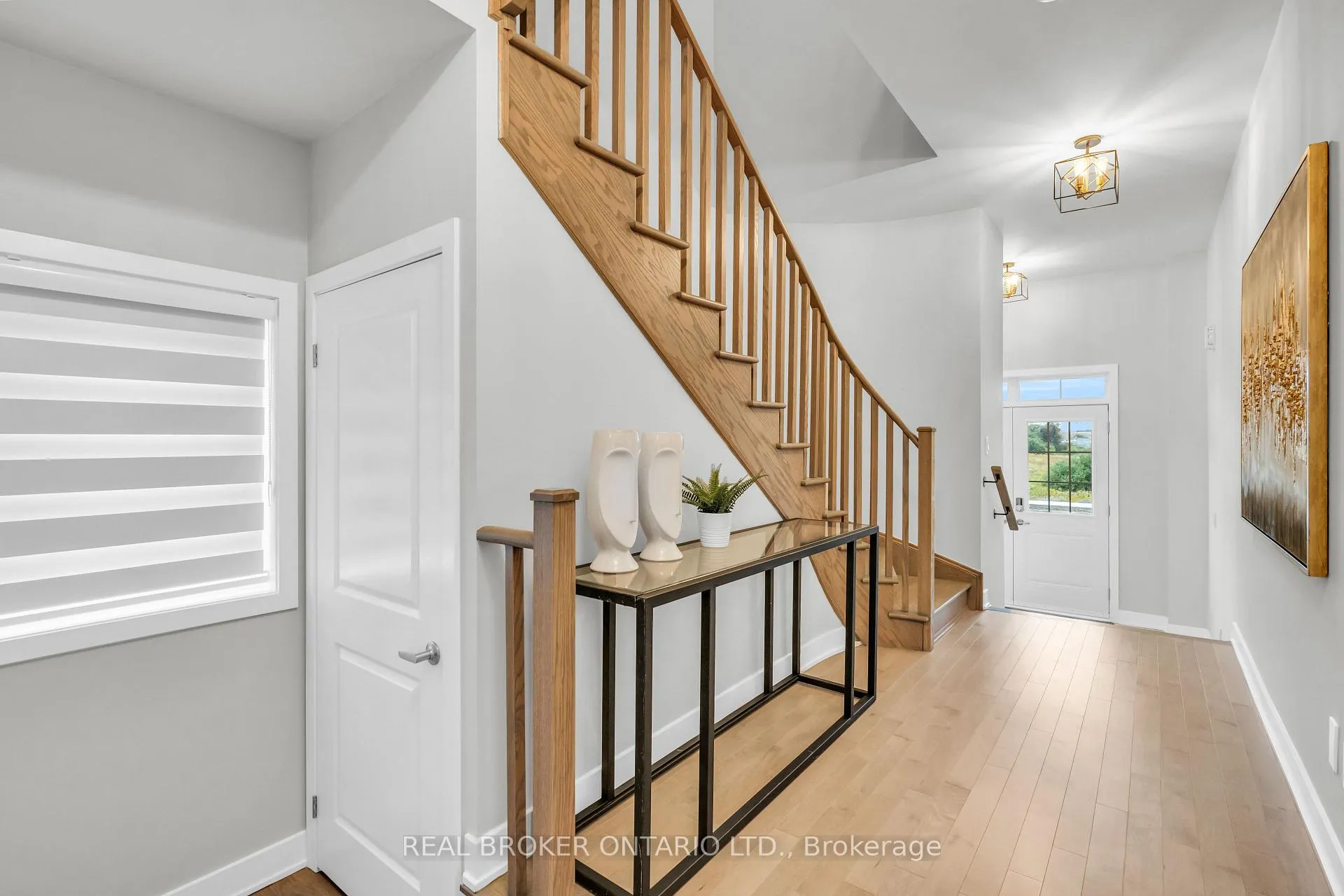 Photo 3 of 1058 Thompson Drive, Oshawa, Kedron — HOMEH