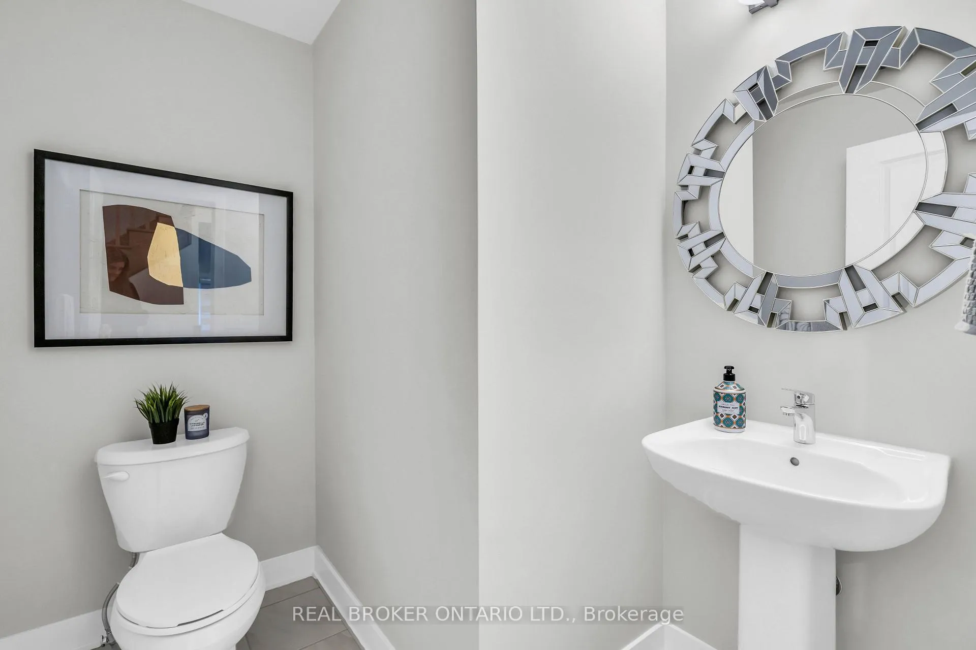 Photo 4 of 1058 Thompson Drive, Oshawa, Kedron — HOMEH