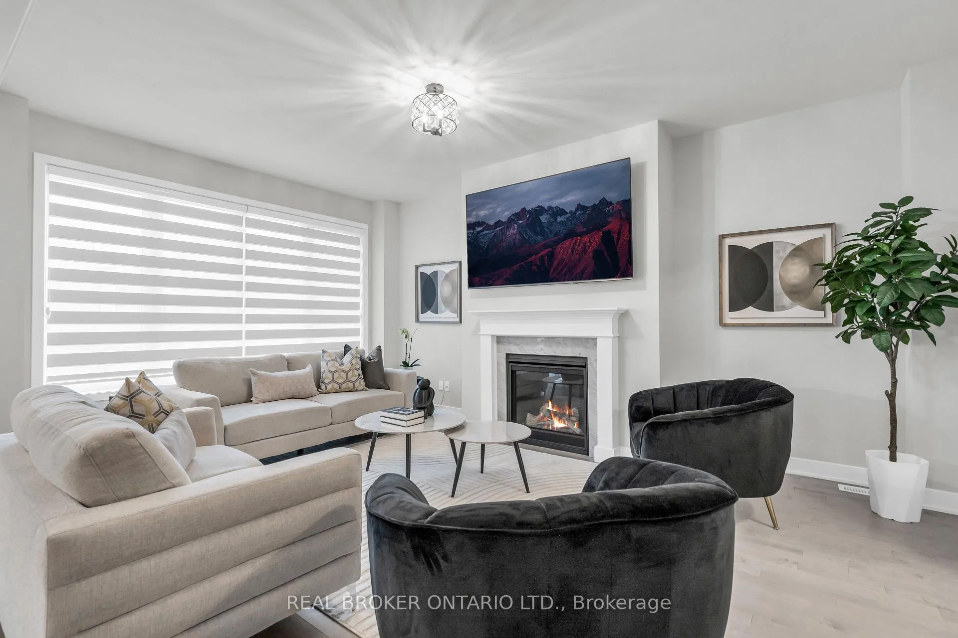 Photo 10 of 1058 Thompson Drive, Oshawa, Kedron — HOMEH