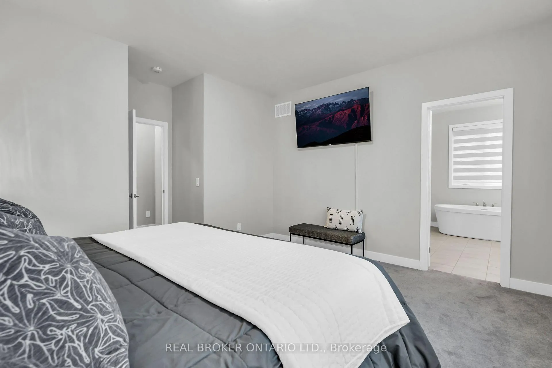 Photo 22 of 1058 Thompson Drive, Oshawa, Kedron — HOMEH