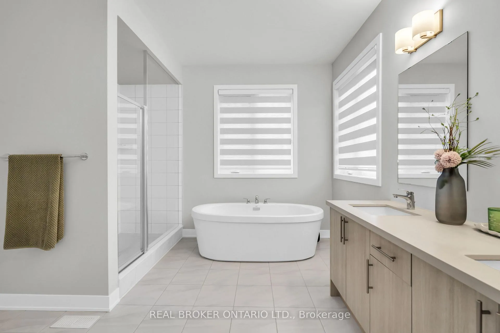 Photo 23 of 1058 Thompson Drive, Oshawa, Kedron — HOMEH