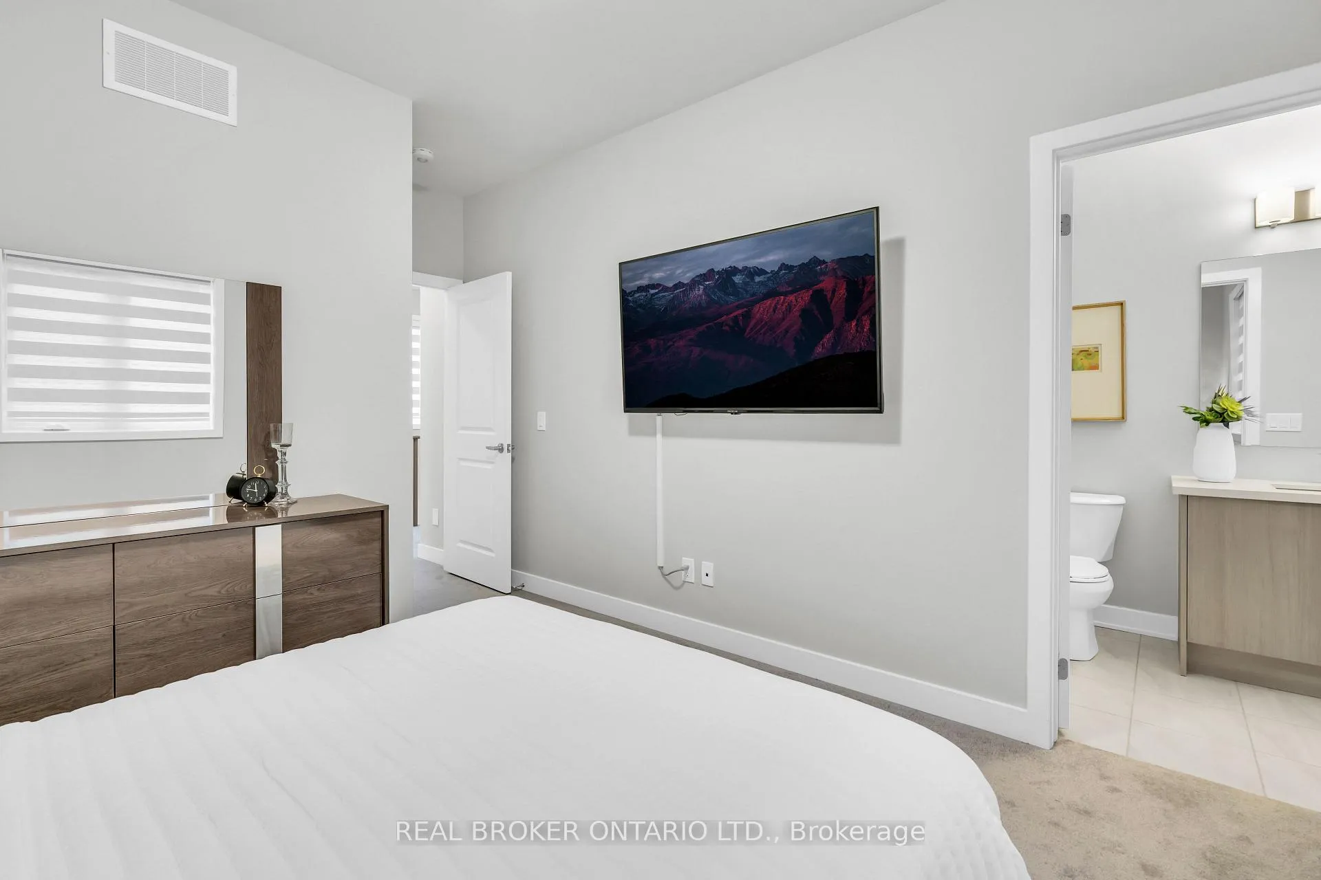 Photo 28 of 1058 Thompson Drive, Oshawa, Kedron — HOMEH