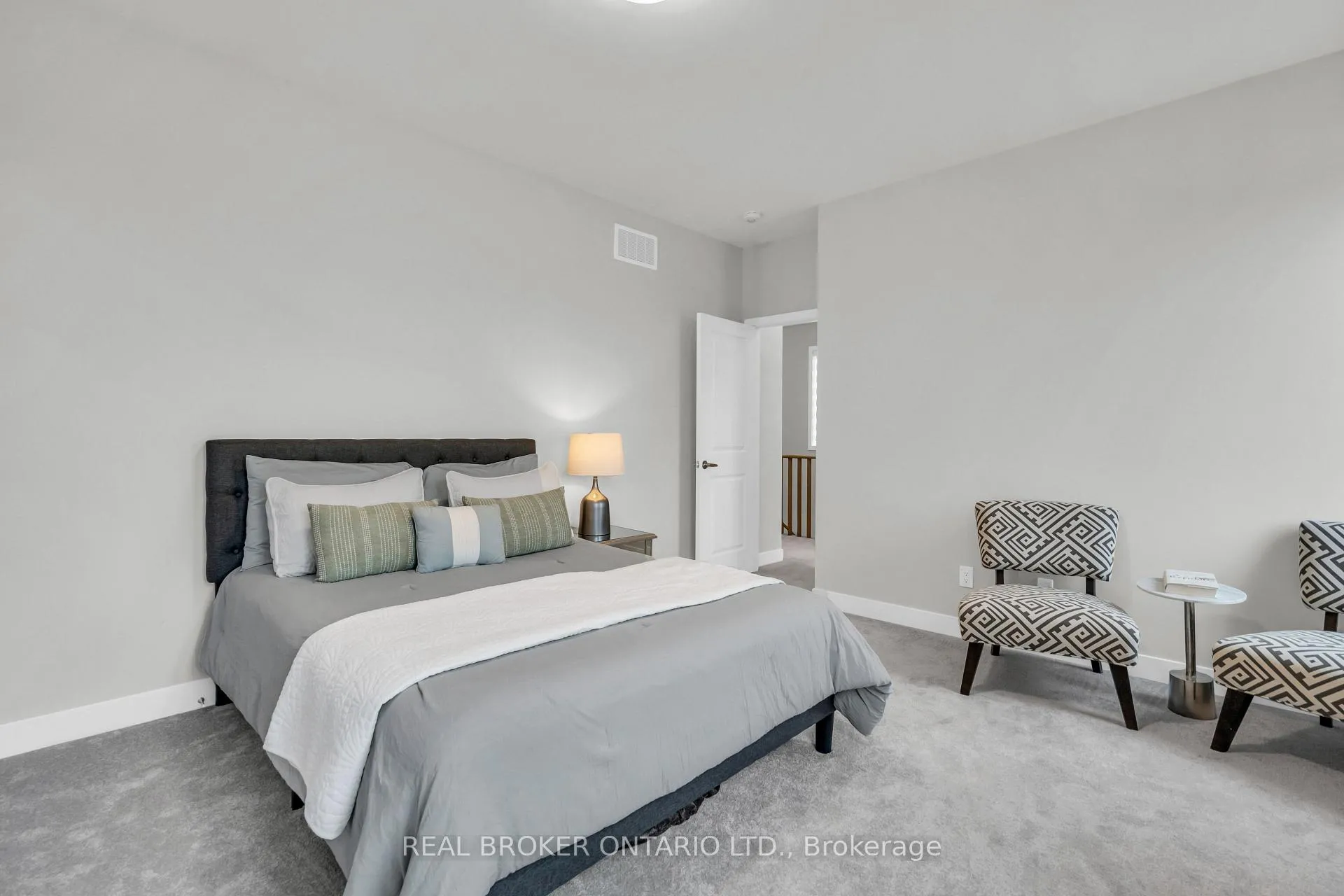 Photo 32 of 1058 Thompson Drive, Oshawa, Kedron — HOMEH