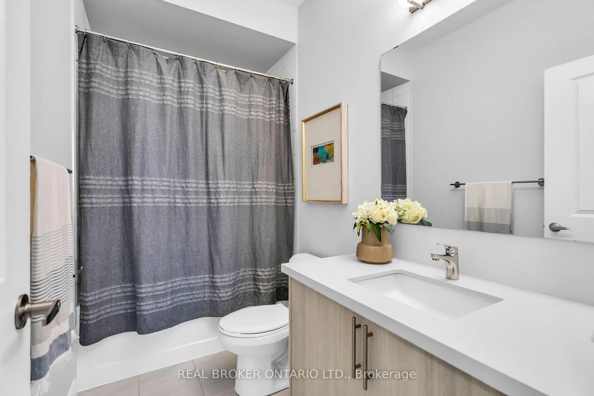 Photo 35 of 1058 Thompson Drive, Oshawa, Kedron — HOMEH