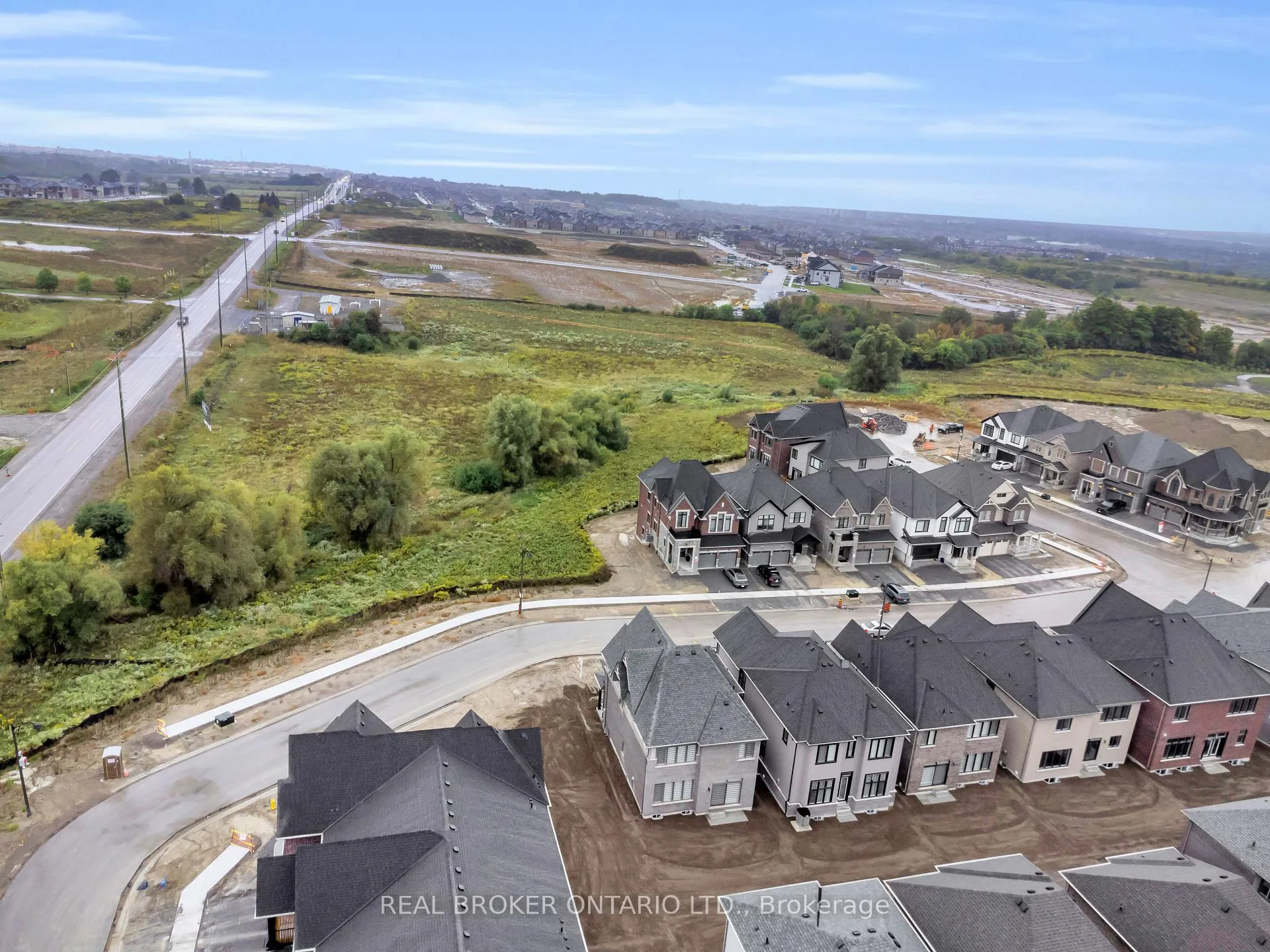 Photo 38 of 1058 Thompson Drive, Oshawa, Kedron — HOMEH