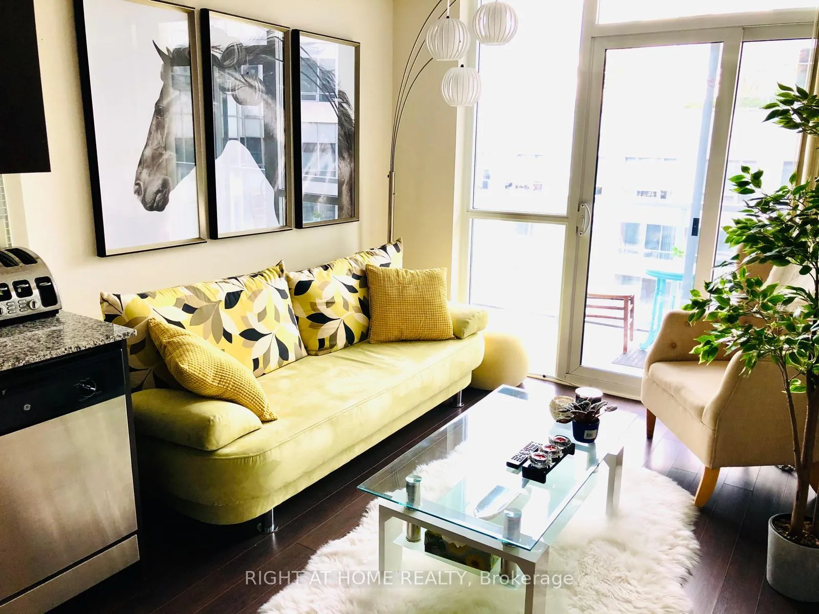 Photo 4 of Unit 1918, 352 Front Street W, Toronto, Waterfront Communities — HOMEH