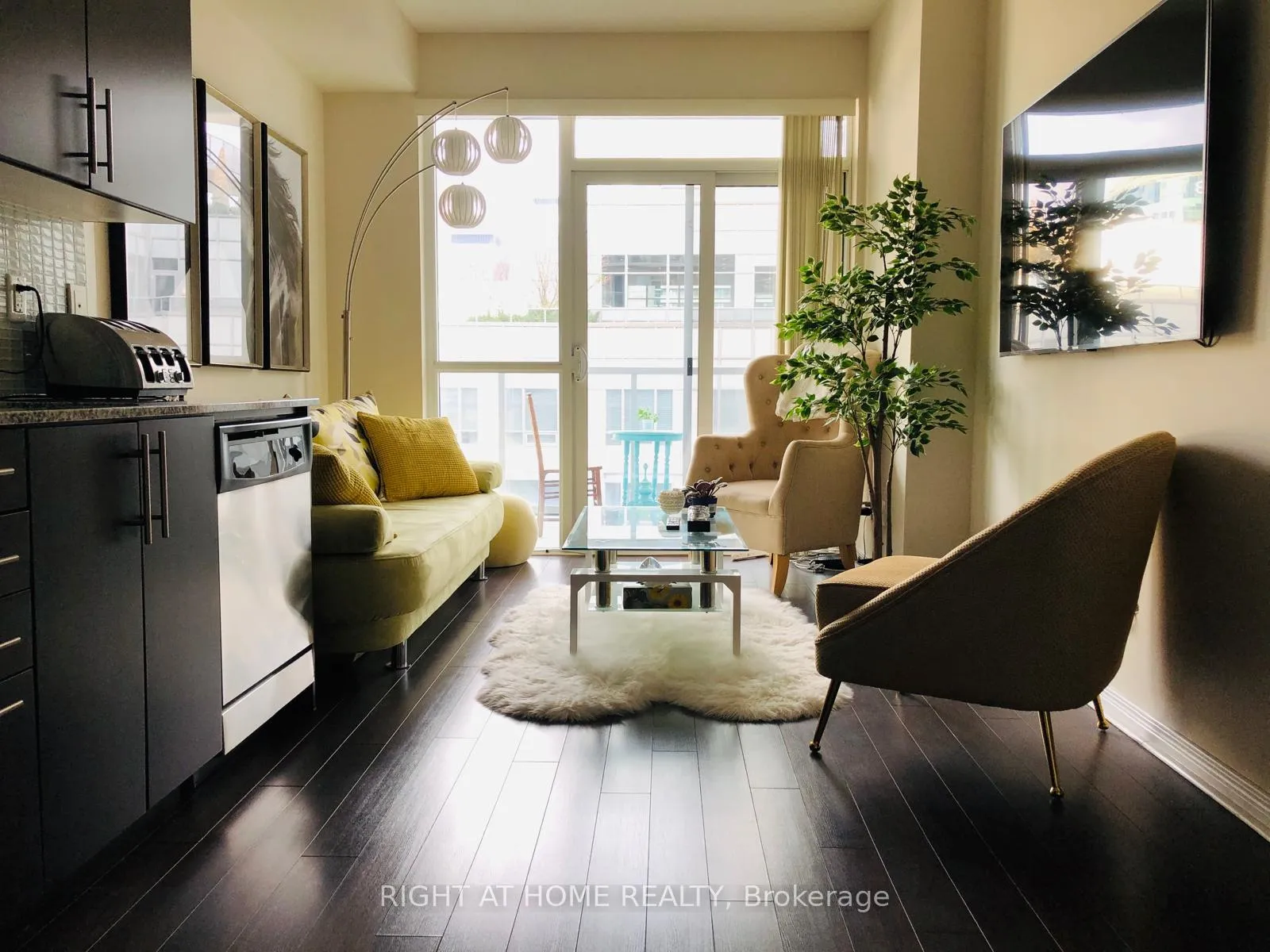 Photo 5 of Unit 1918, 352 Front Street W, Toronto, Waterfront Communities — HOMEH