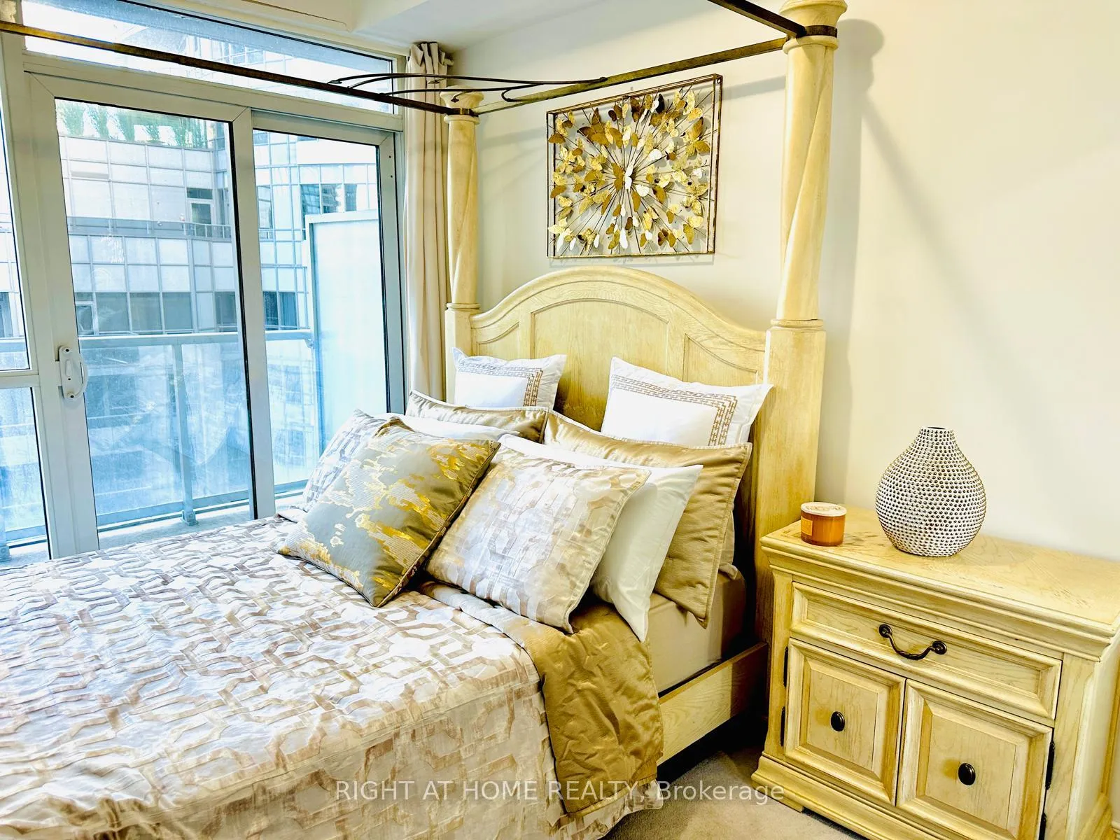 Photo 14 of Unit 1918, 352 Front Street W, Toronto, Waterfront Communities — HOMEH