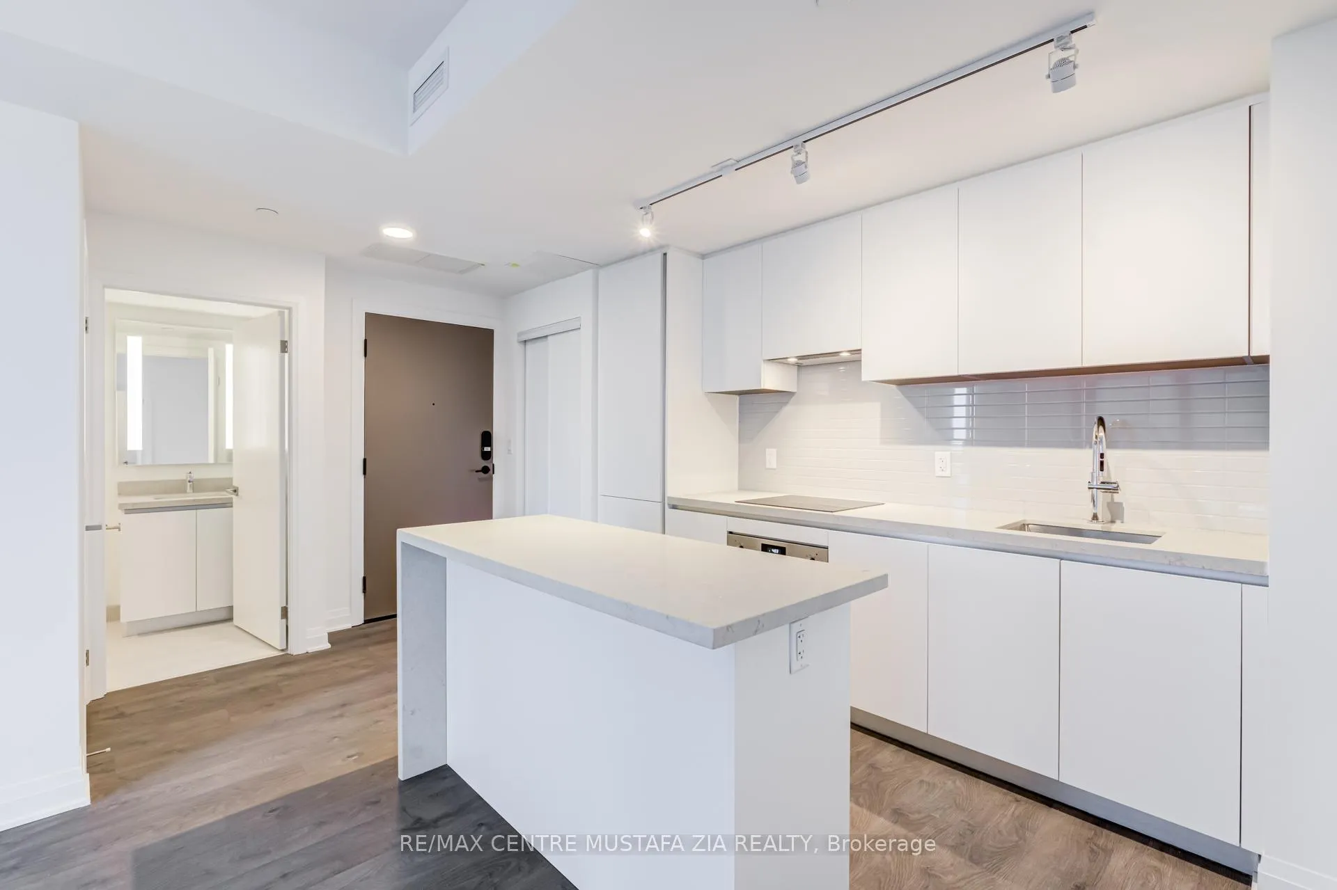 Photo 11 of Unit 1301, 4015 The Exchange, Mississauga, City Centre — HOMEH