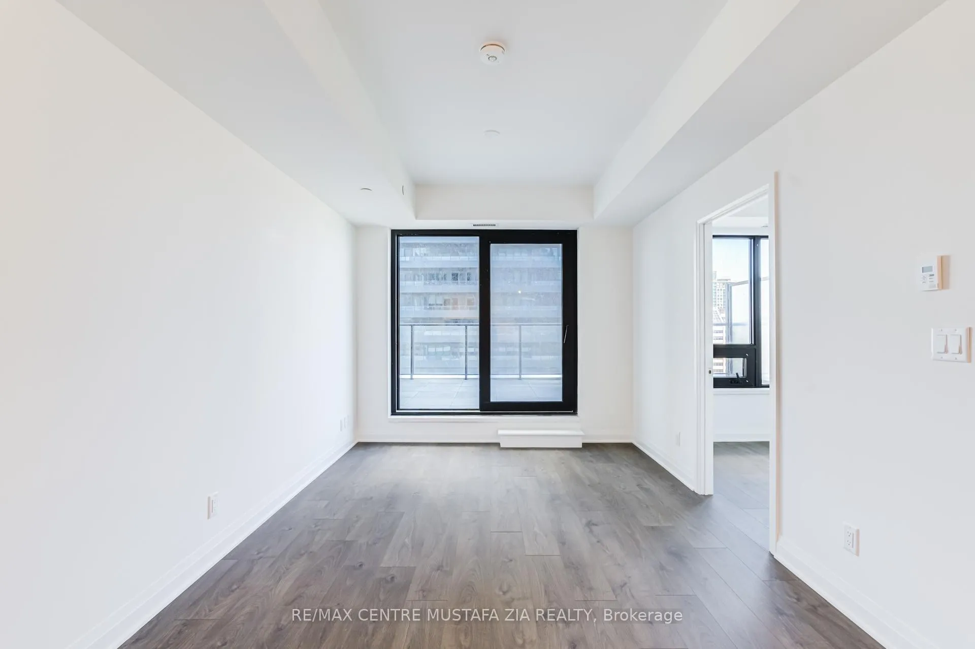 Photo 16 of Unit 1301, 4015 The Exchange, Mississauga, City Centre — HOMEH