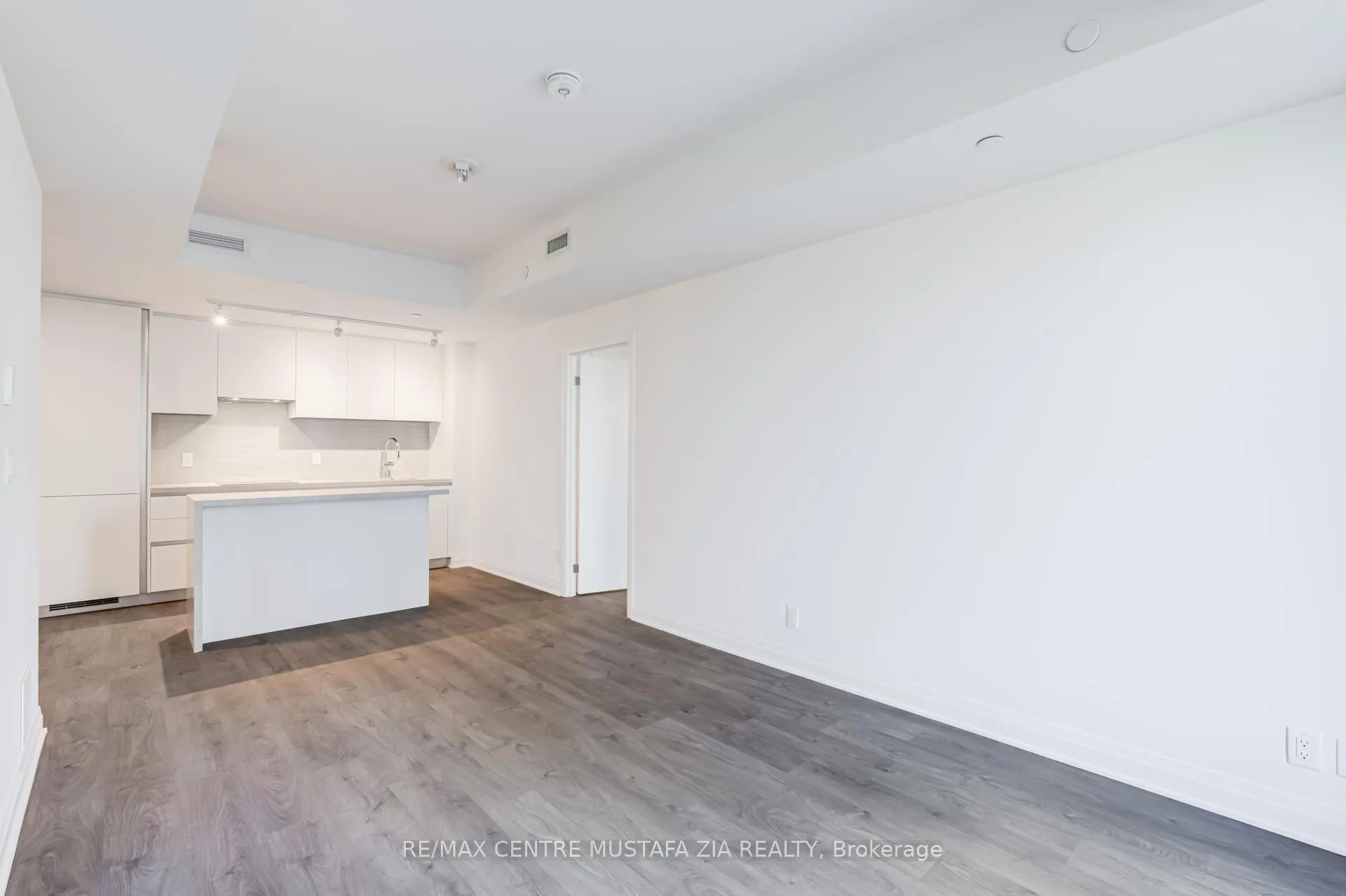 Photo 20 of Unit 1301, 4015 The Exchange, Mississauga, City Centre — HOMEH