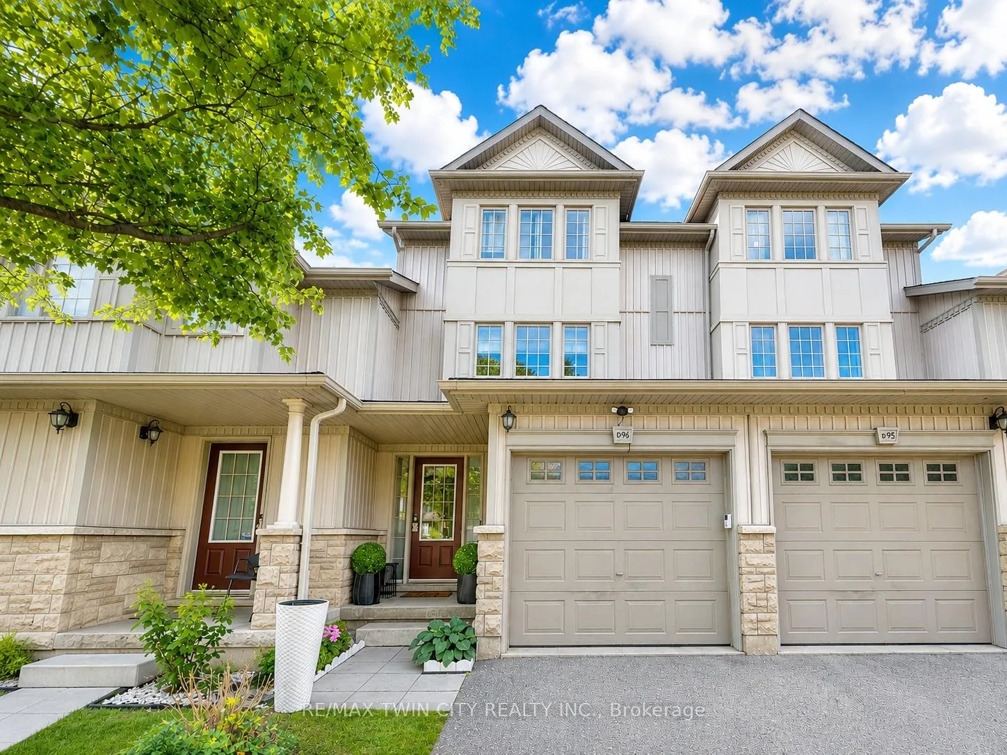 Photo 1 of Unit D96, 175 David Bergey Drive, Kitchener, Larentian West — HOMEH