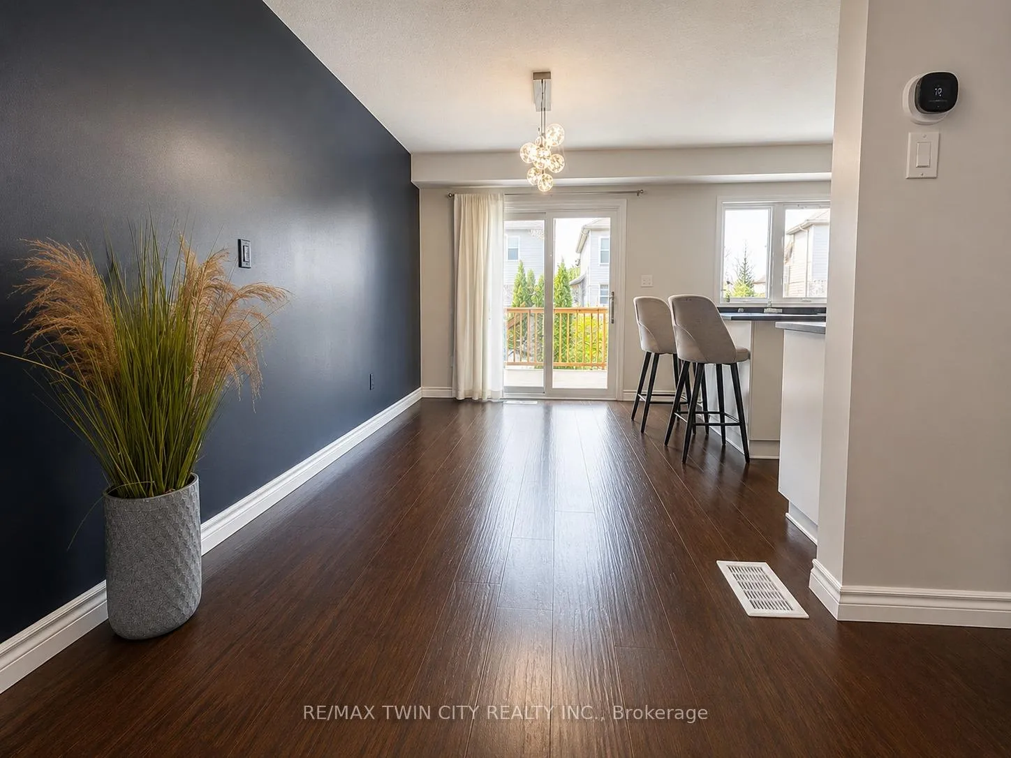 Photo 5 of Unit D96, 175 David Bergey Drive, Kitchener, Larentian West — HOMEH