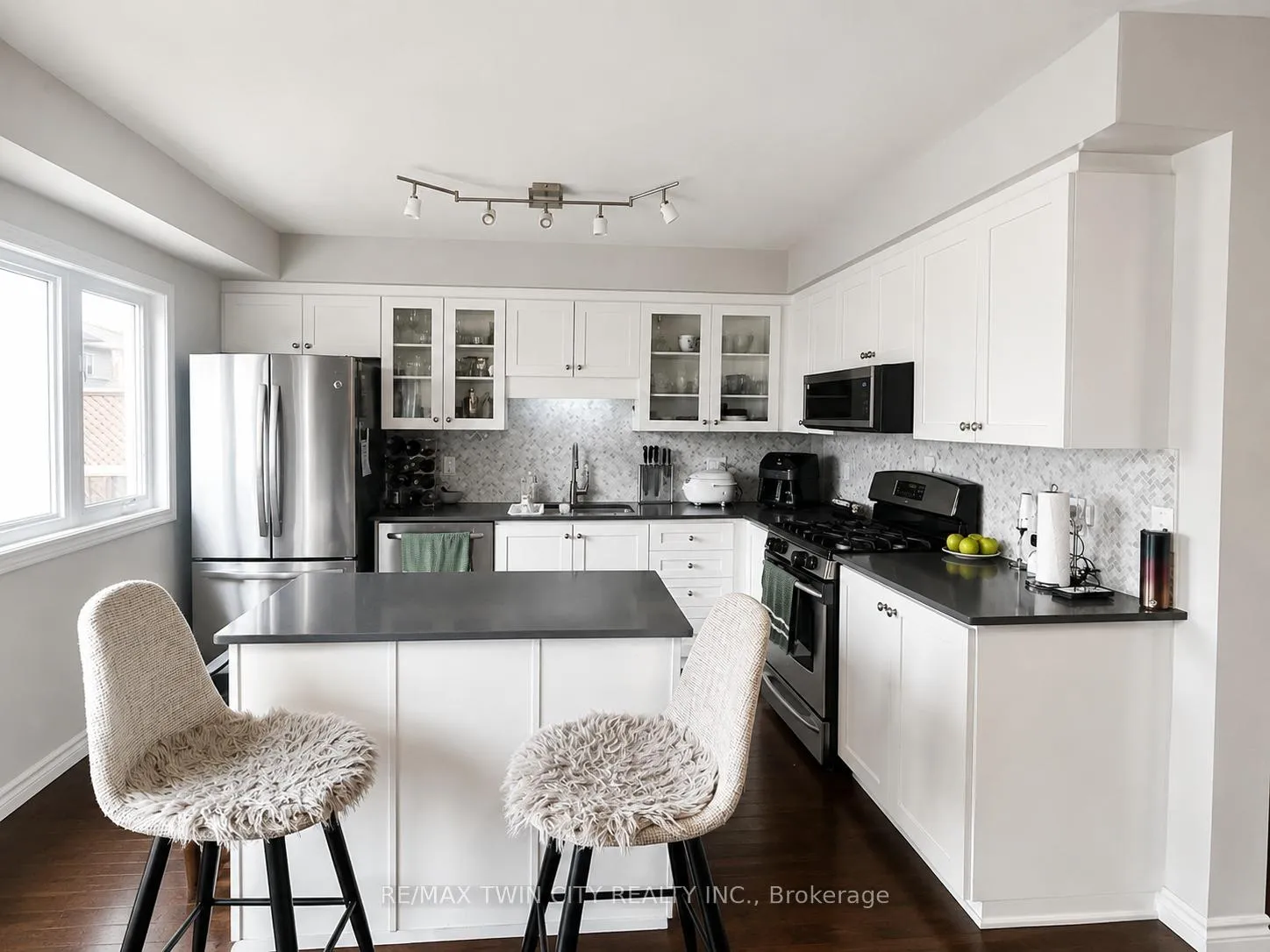 Photo 7 of Unit D96, 175 David Bergey Drive, Kitchener, Larentian West — HOMEH