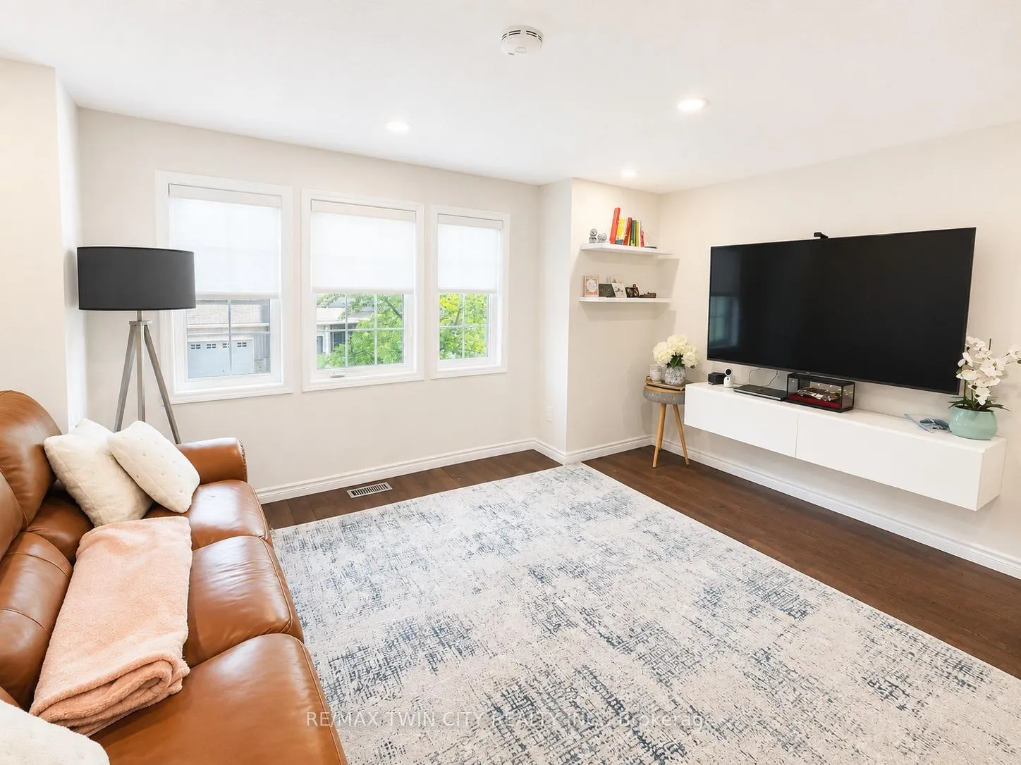 Photo 10 of Unit D96, 175 David Bergey Drive, Kitchener, Larentian West — HOMEH