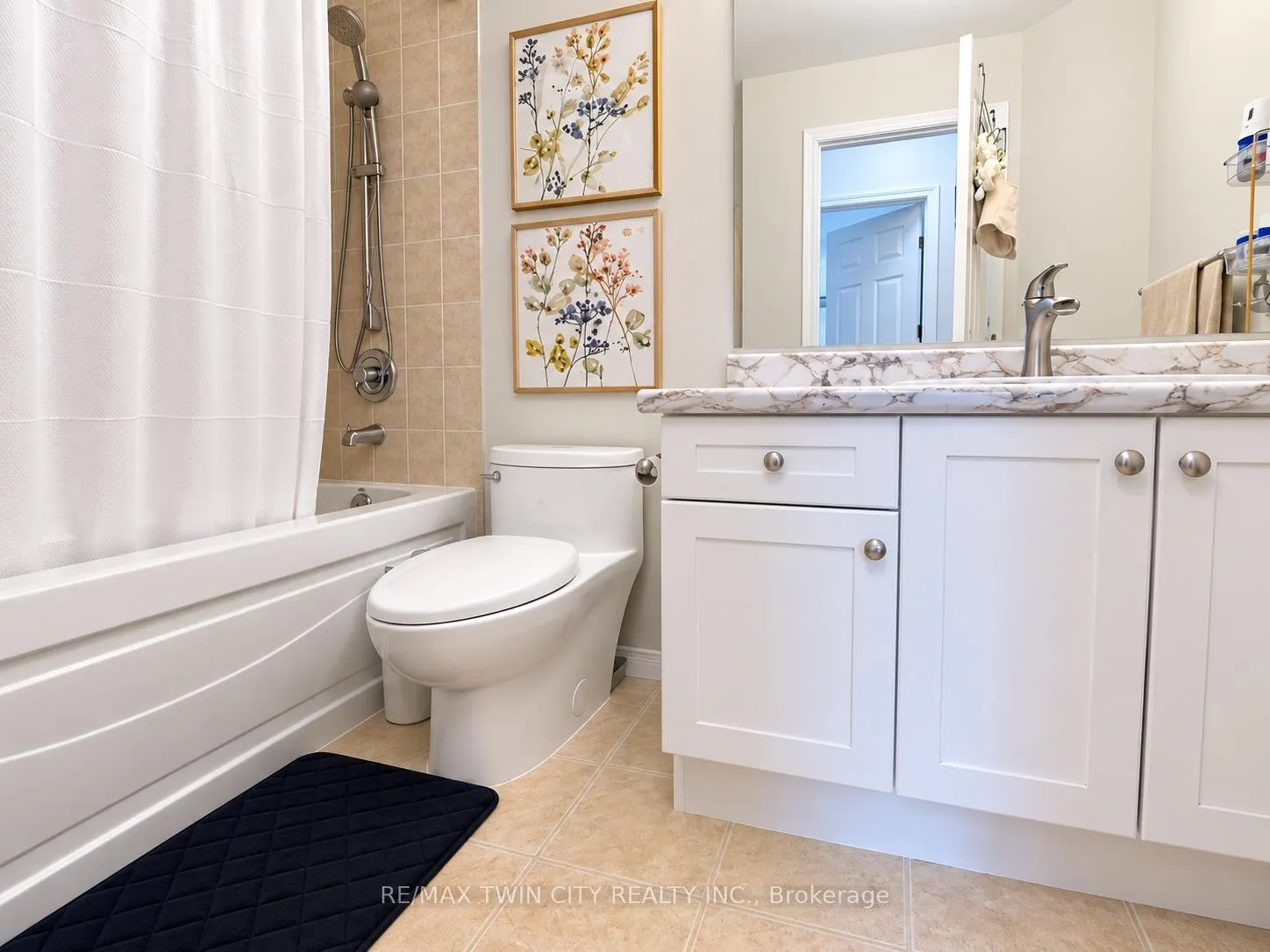 Photo 17 of Unit D96, 175 David Bergey Drive, Kitchener, Larentian West — HOMEH