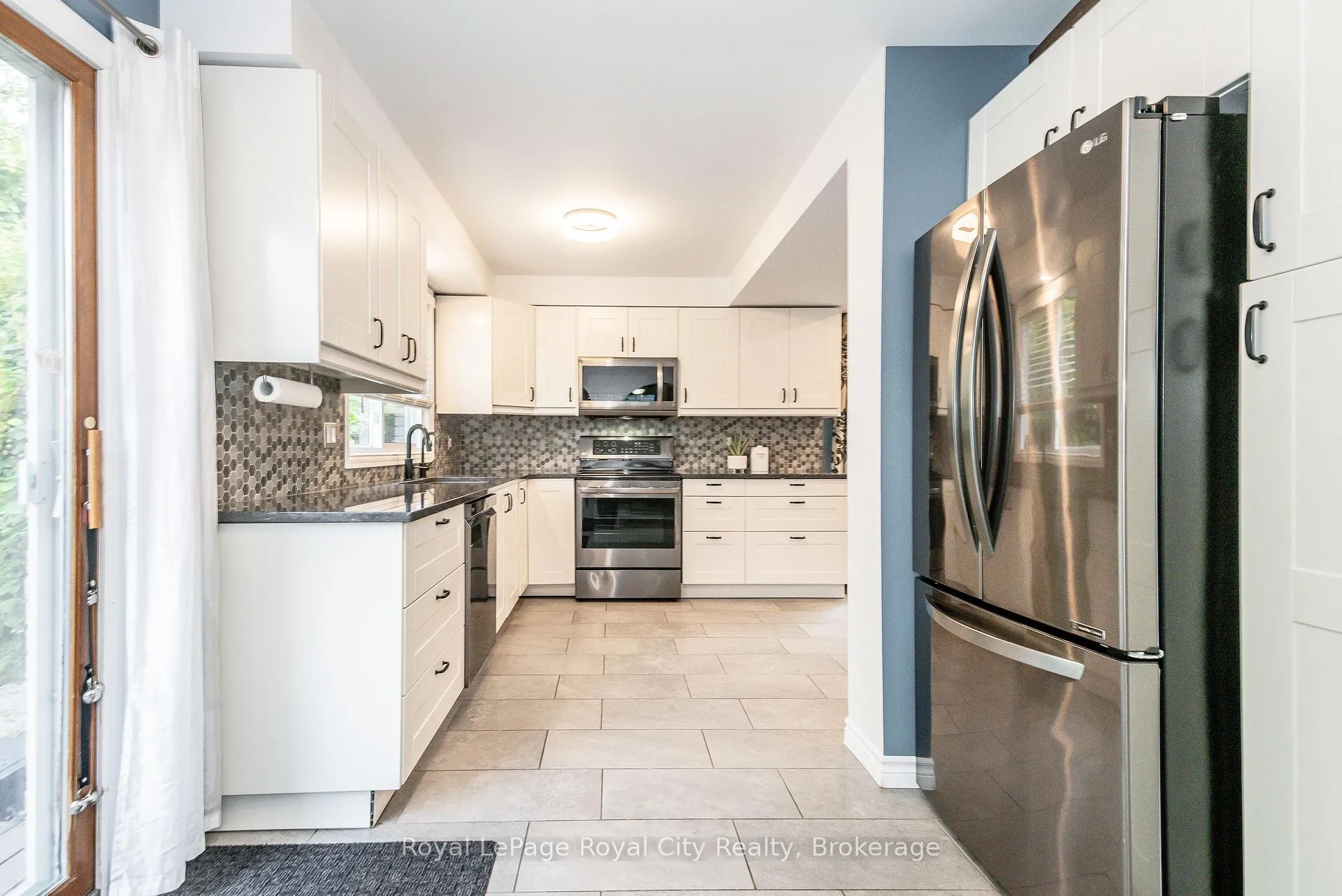 Photo 7 of 236 Ironwood Road, Guelph, Kortright West — HOMEH