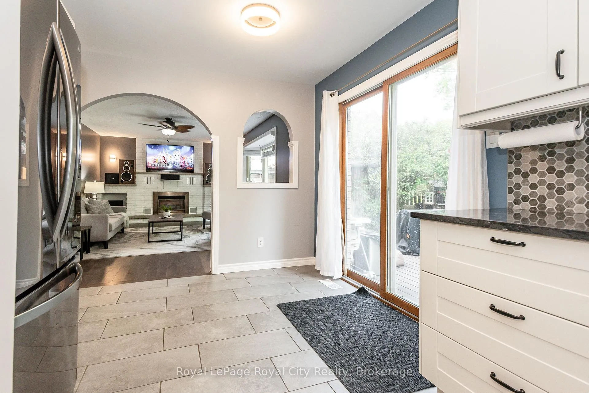 Photo 8 of 236 Ironwood Road, Guelph, Kortright West — HOMEH
