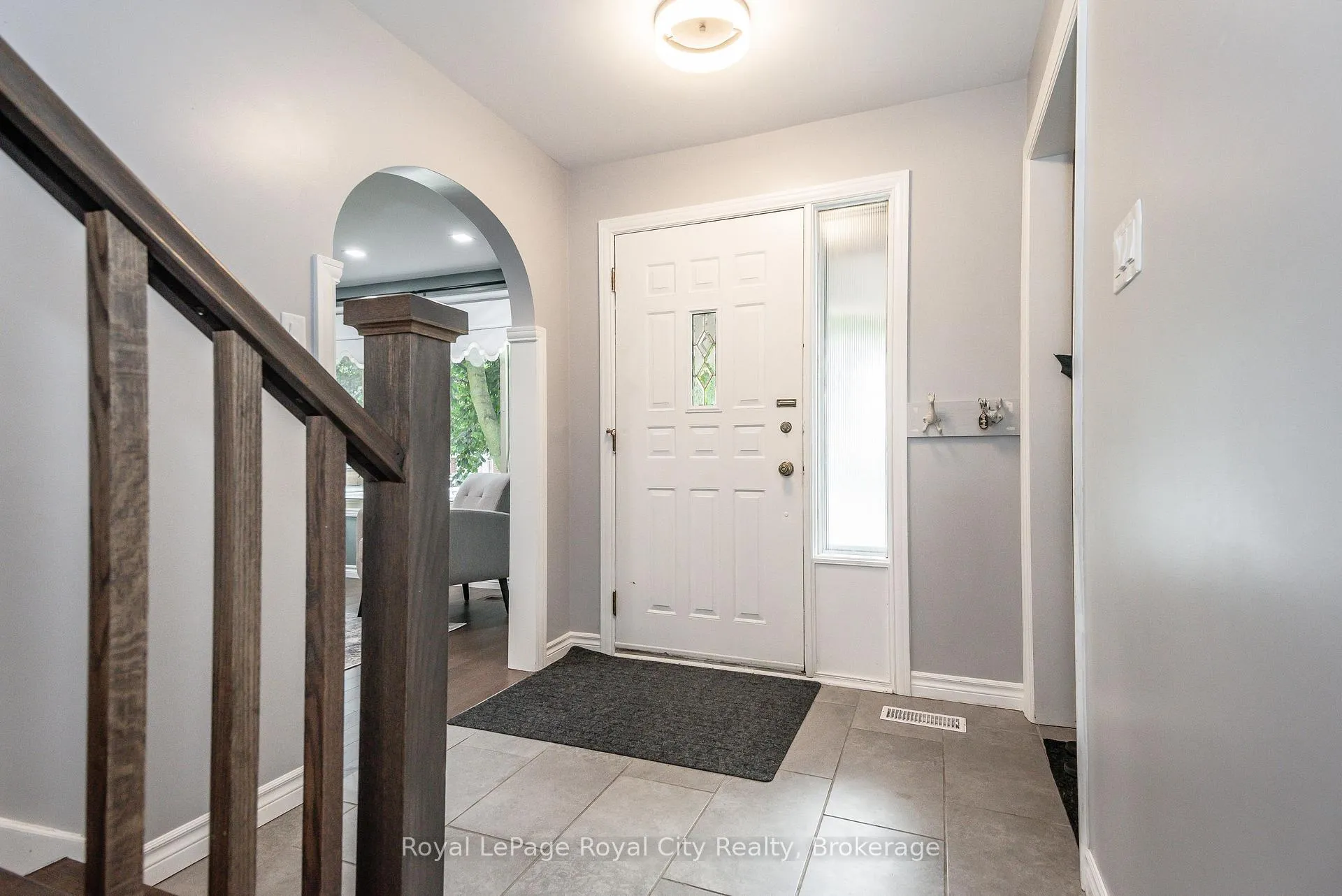 Photo 9 of 236 Ironwood Road, Guelph, Kortright West — HOMEH