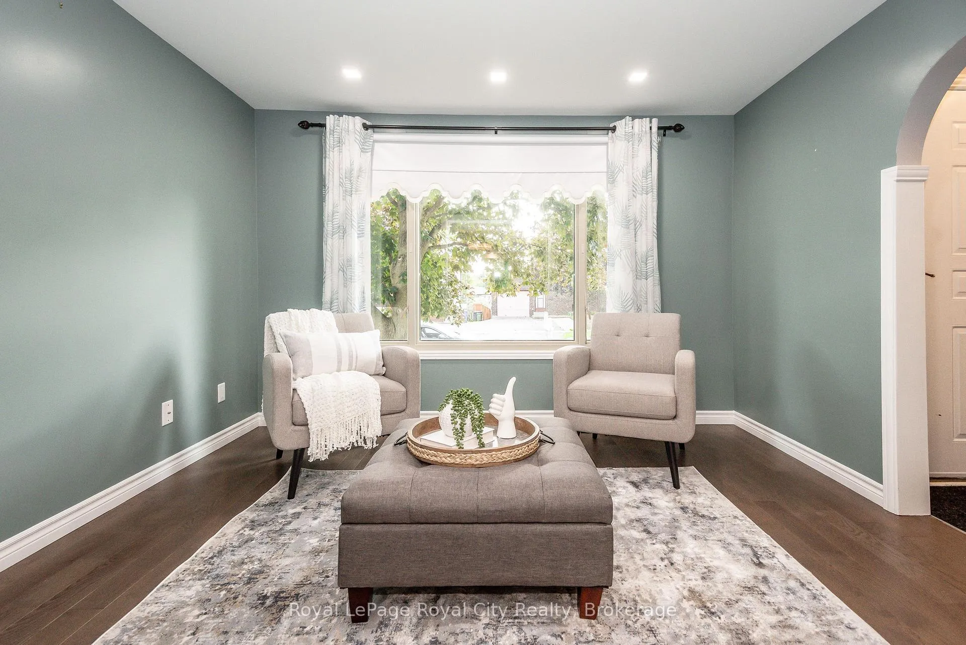 Photo 10 of 236 Ironwood Road, Guelph, Kortright West — HOMEH