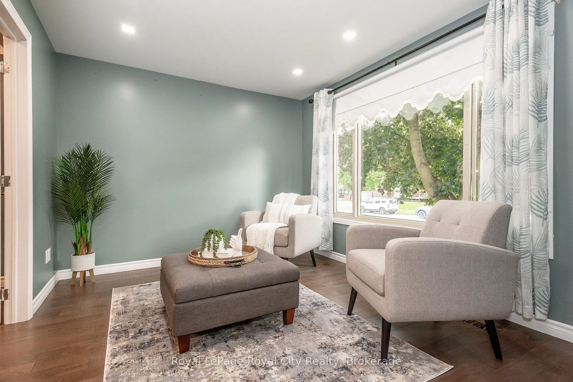 Photo 11 of 236 Ironwood Road, Guelph, Kortright West — HOMEH