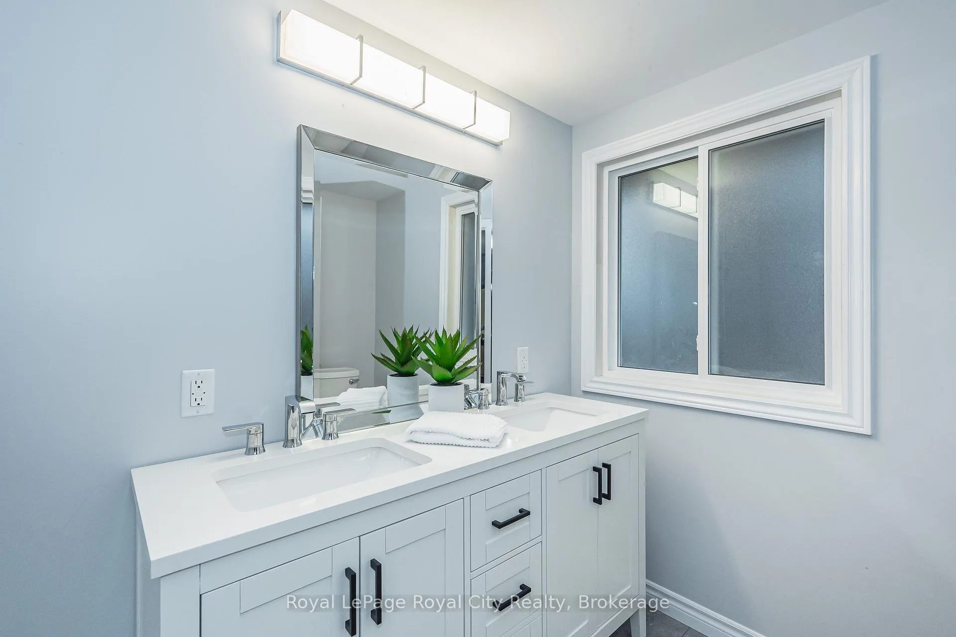 Photo 22 of 236 Ironwood Road, Guelph, Kortright West — HOMEH