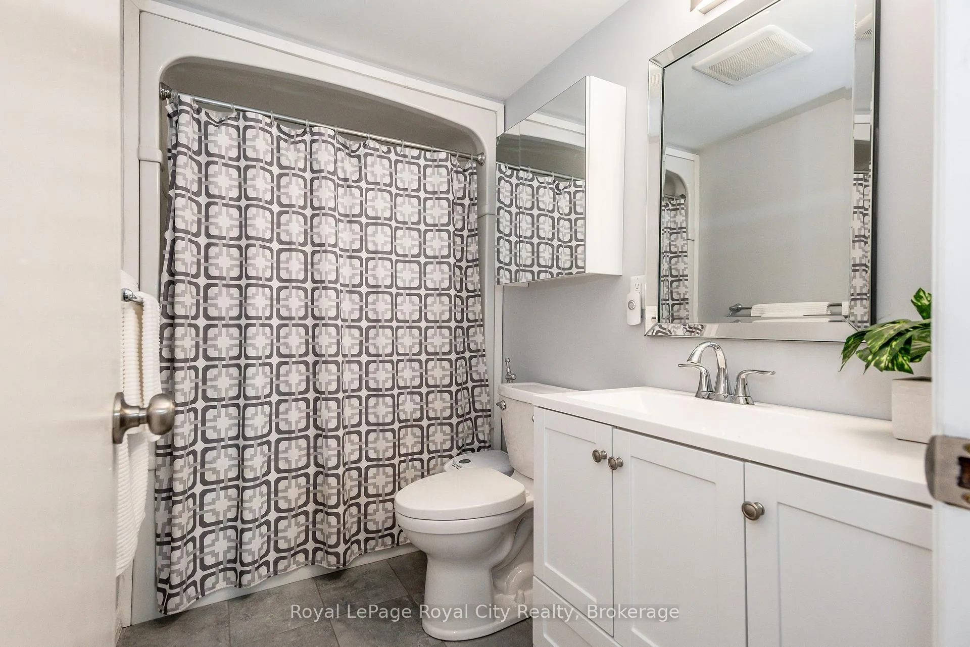Photo 27 of 236 Ironwood Road, Guelph, Kortright West — HOMEH