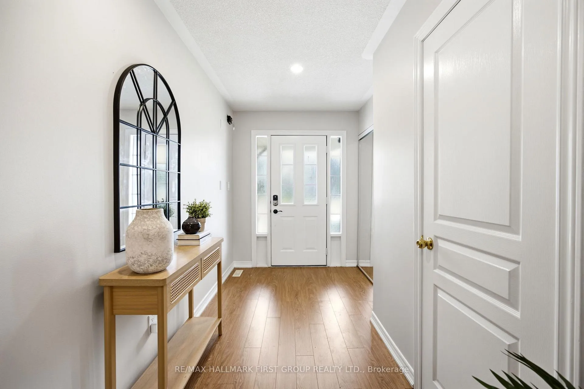 Photo 5 of 54 Whitefoot Crescent, Ajax, South East — HOMEH
