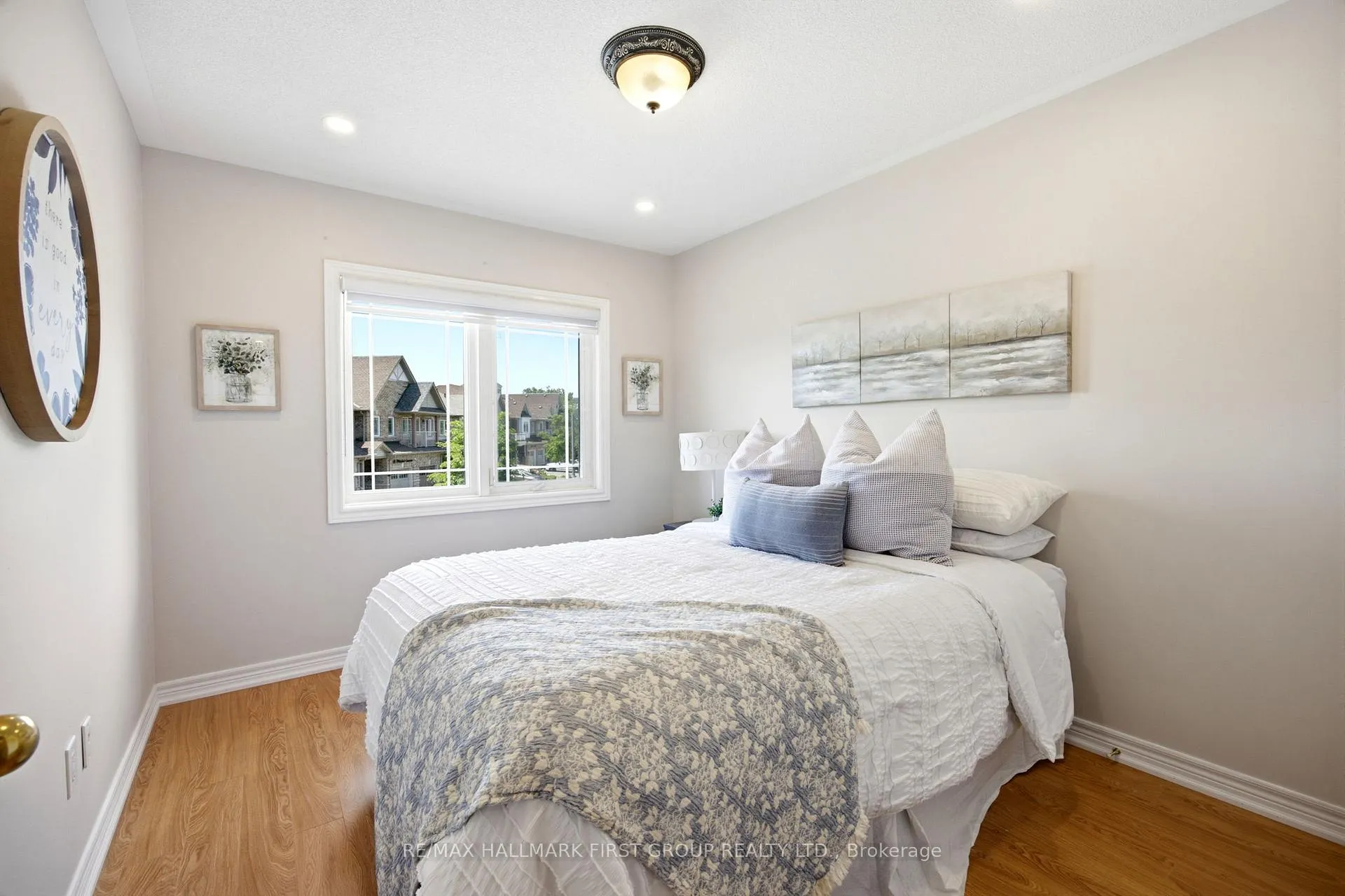 Photo 35 of 54 Whitefoot Crescent, Ajax, South East — HOMEH