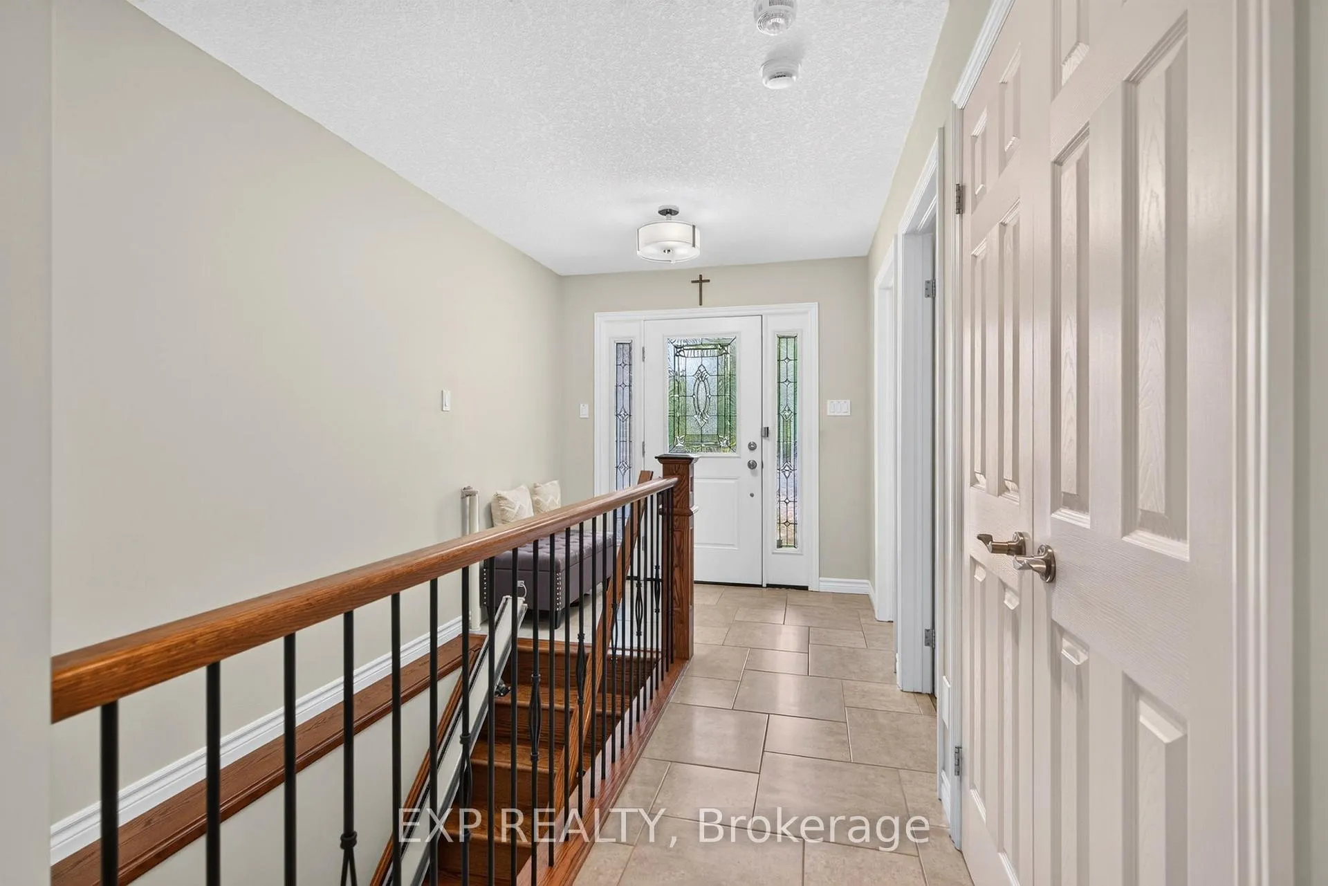 Photo 3 of 6 Caverhill Crescent, Middlesex Centre, Komoka — HOMEH