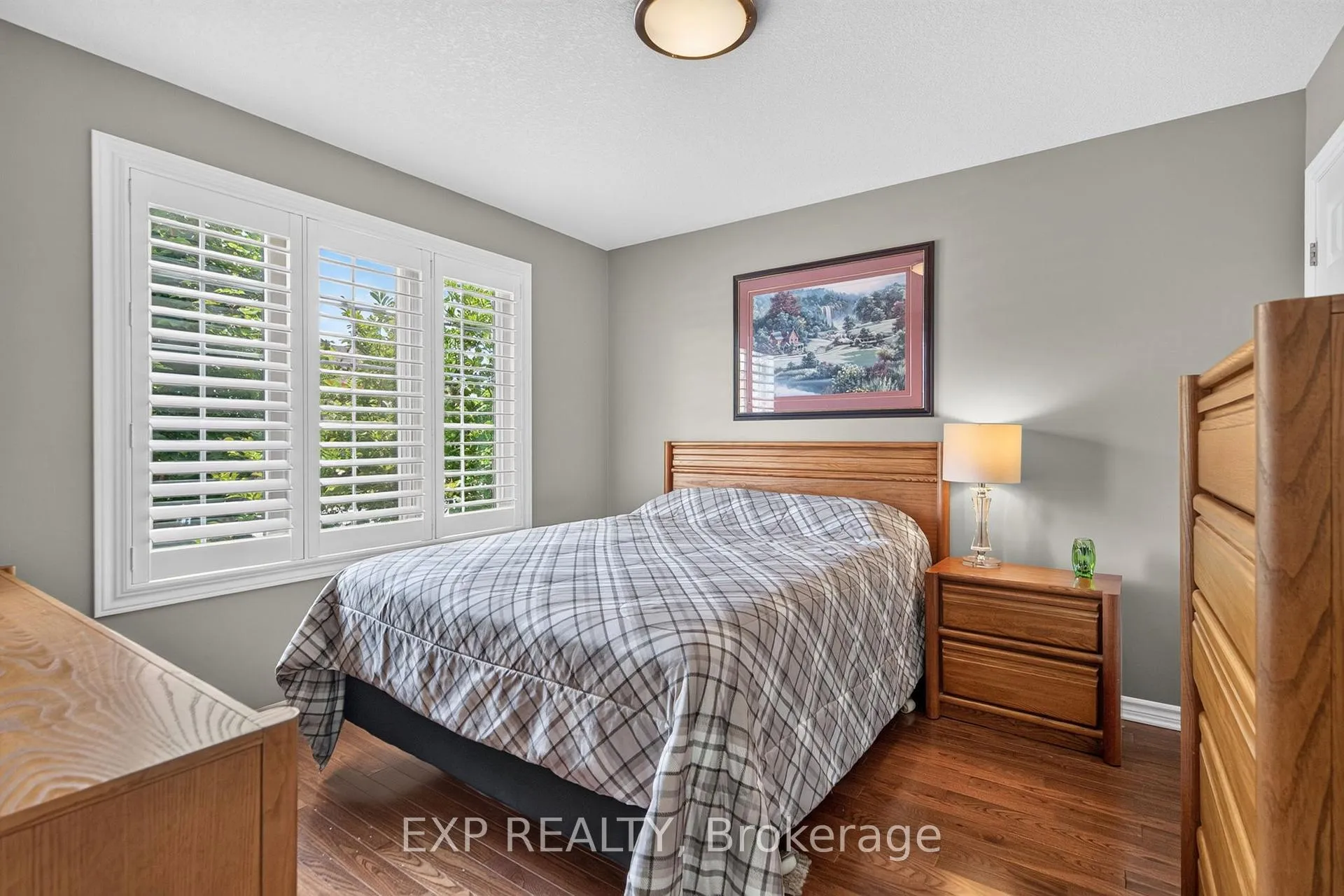 Photo 4 of 6 Caverhill Crescent, Middlesex Centre, Komoka — HOMEH