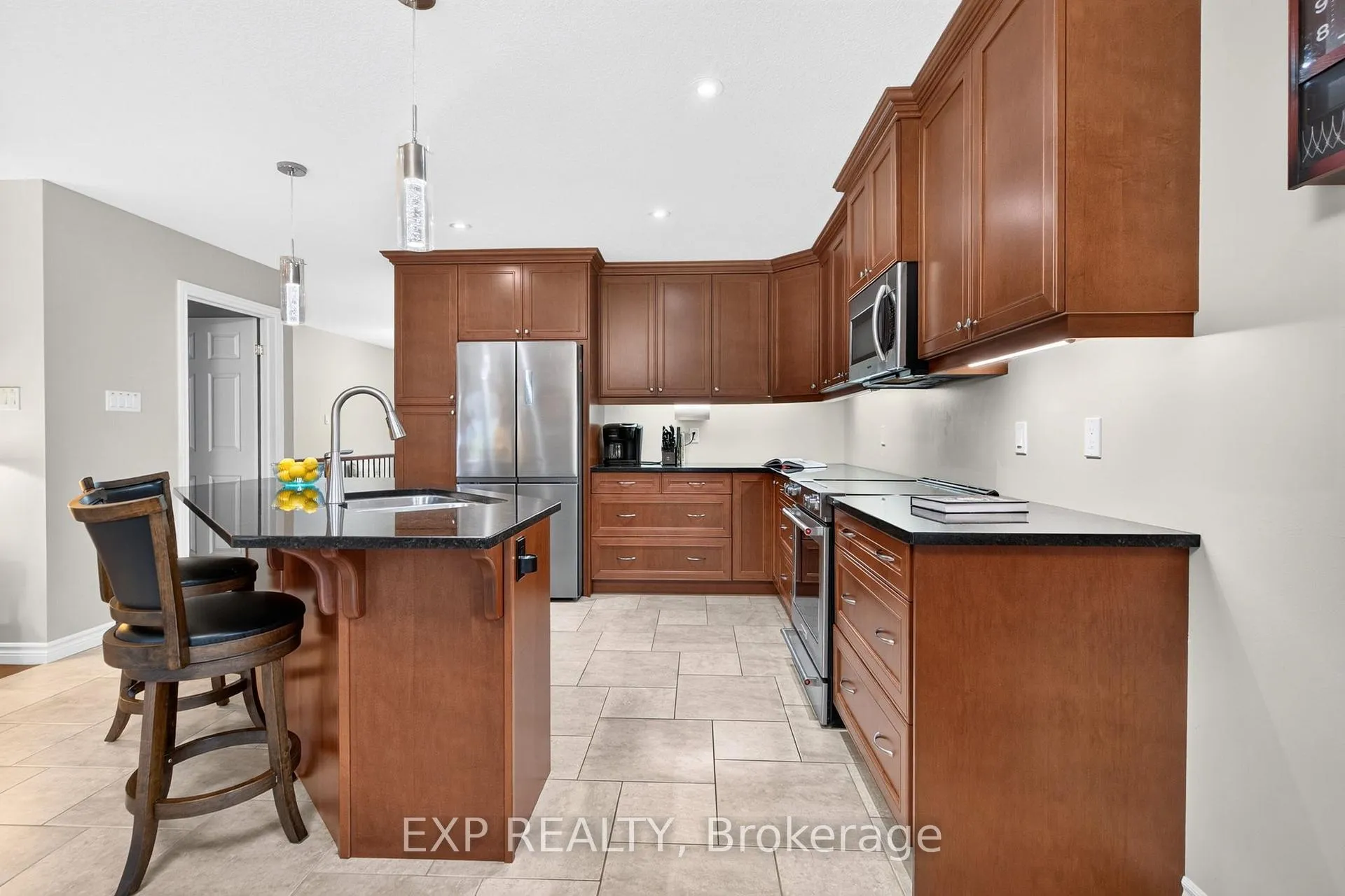 Photo 7 of 6 Caverhill Crescent, Middlesex Centre, Komoka — HOMEH