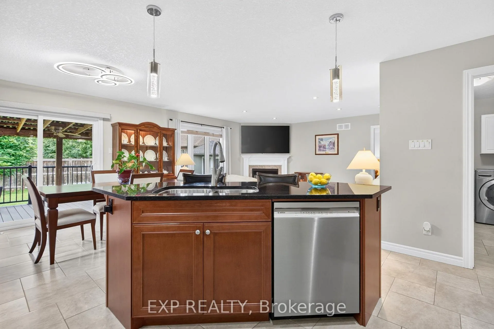Photo 9 of 6 Caverhill Crescent, Middlesex Centre, Komoka — HOMEH