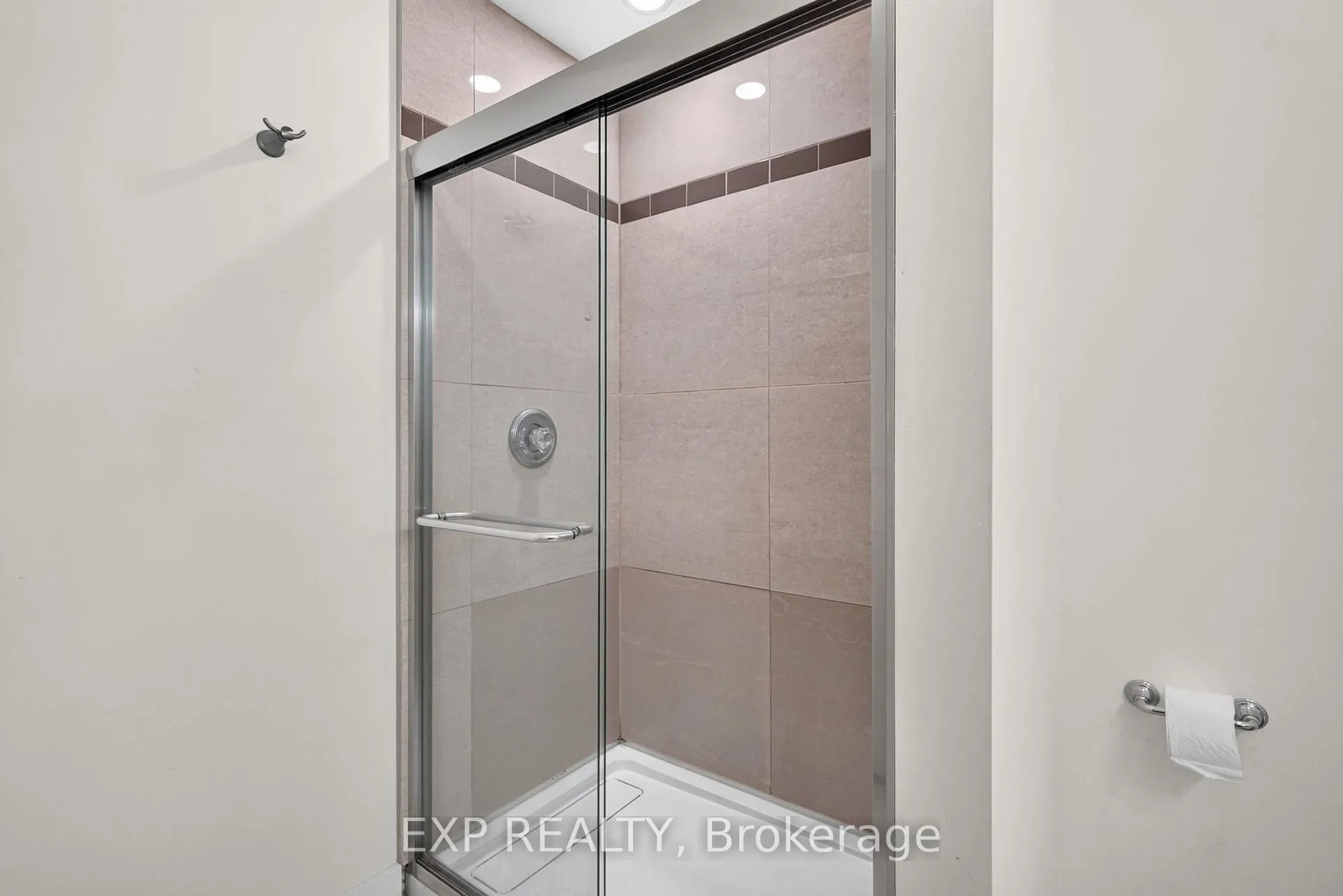 Photo 24 of 6 Caverhill Crescent, Middlesex Centre, Komoka — HOMEH