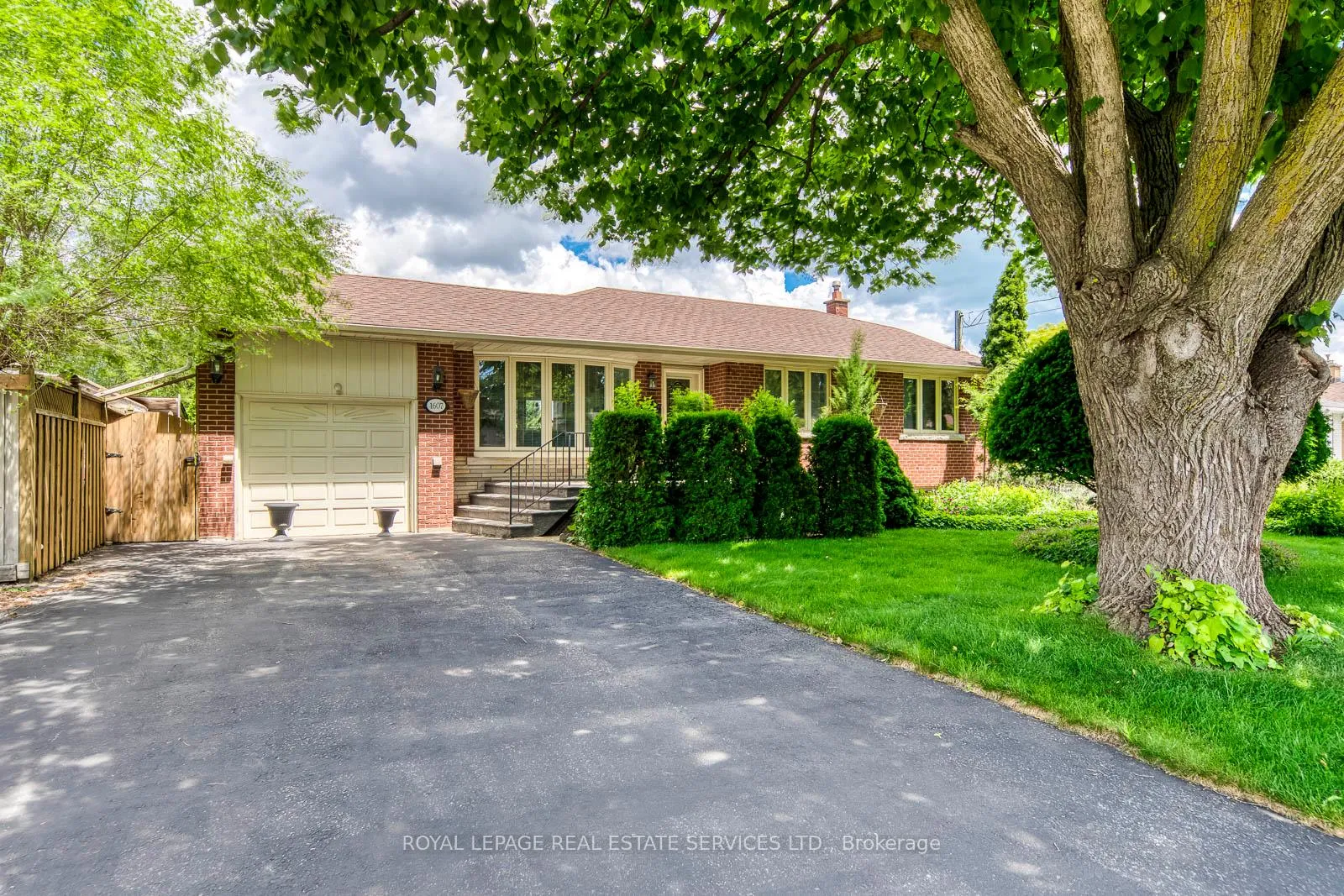 Front of 1607 Ewald Road