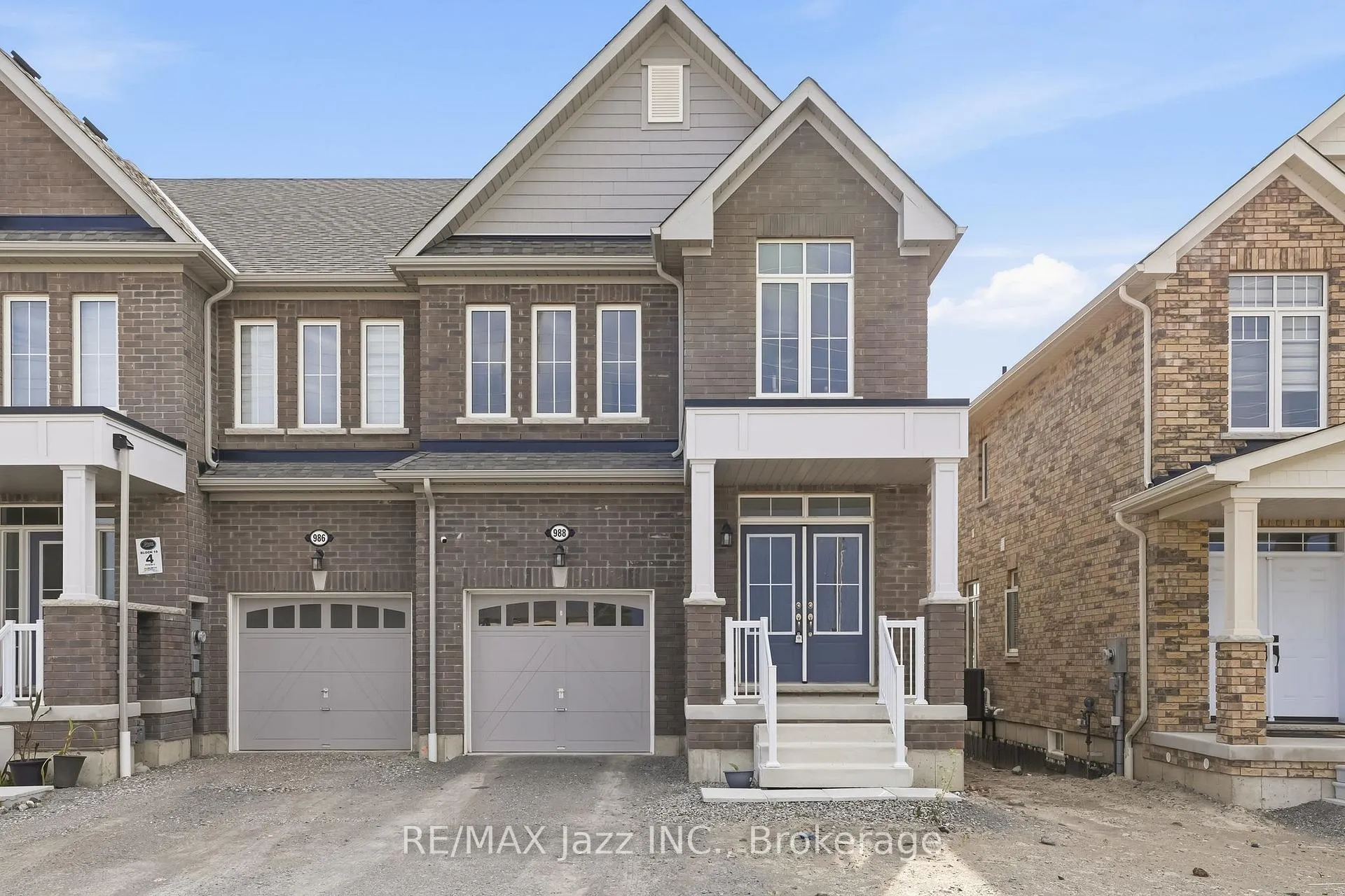 Photo 1 of 988 Matthew Murray Crescent, Oshawa, Taunton — HOMEH