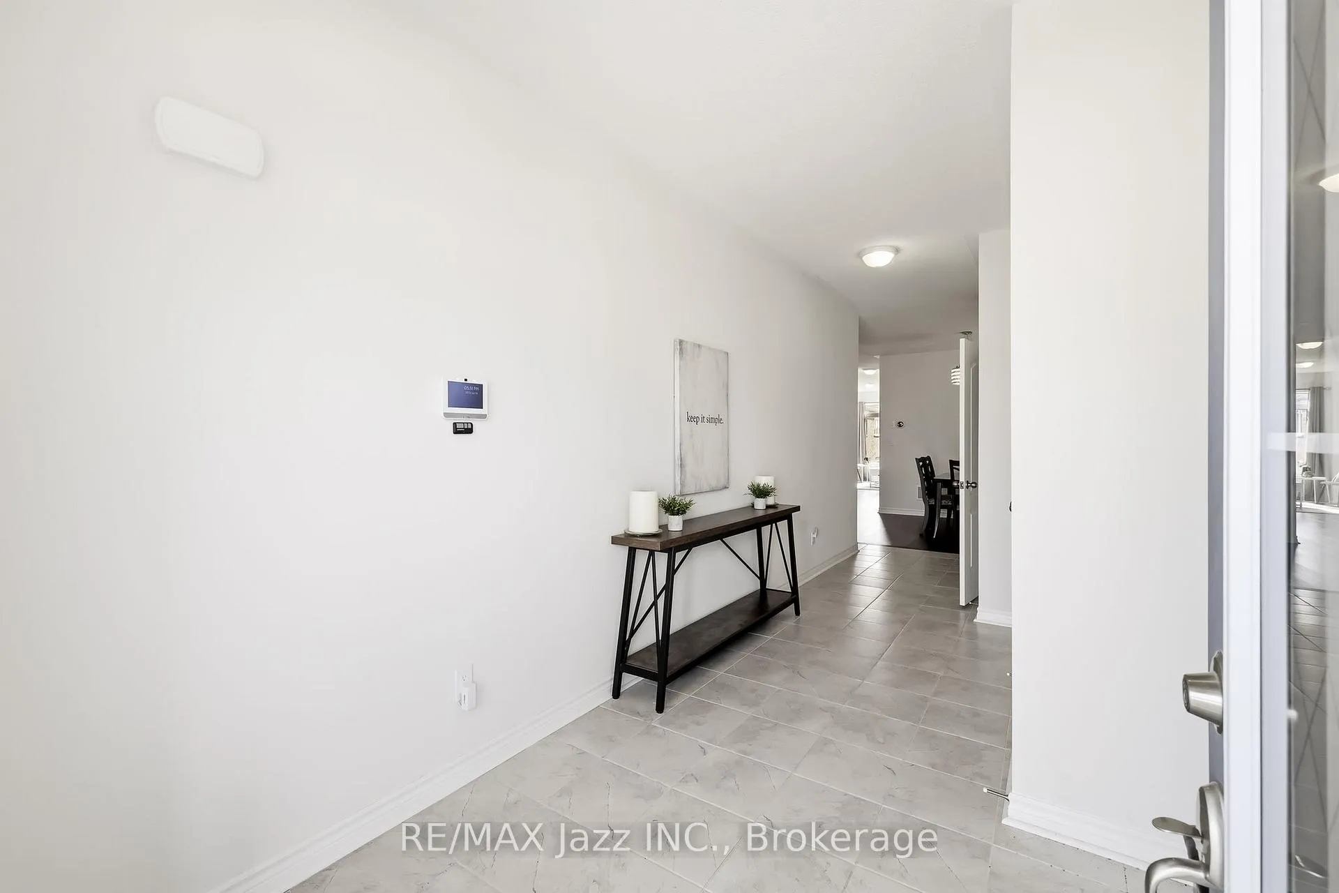 Photo 5 of 988 Matthew Murray Crescent, Oshawa, Taunton — HOMEH