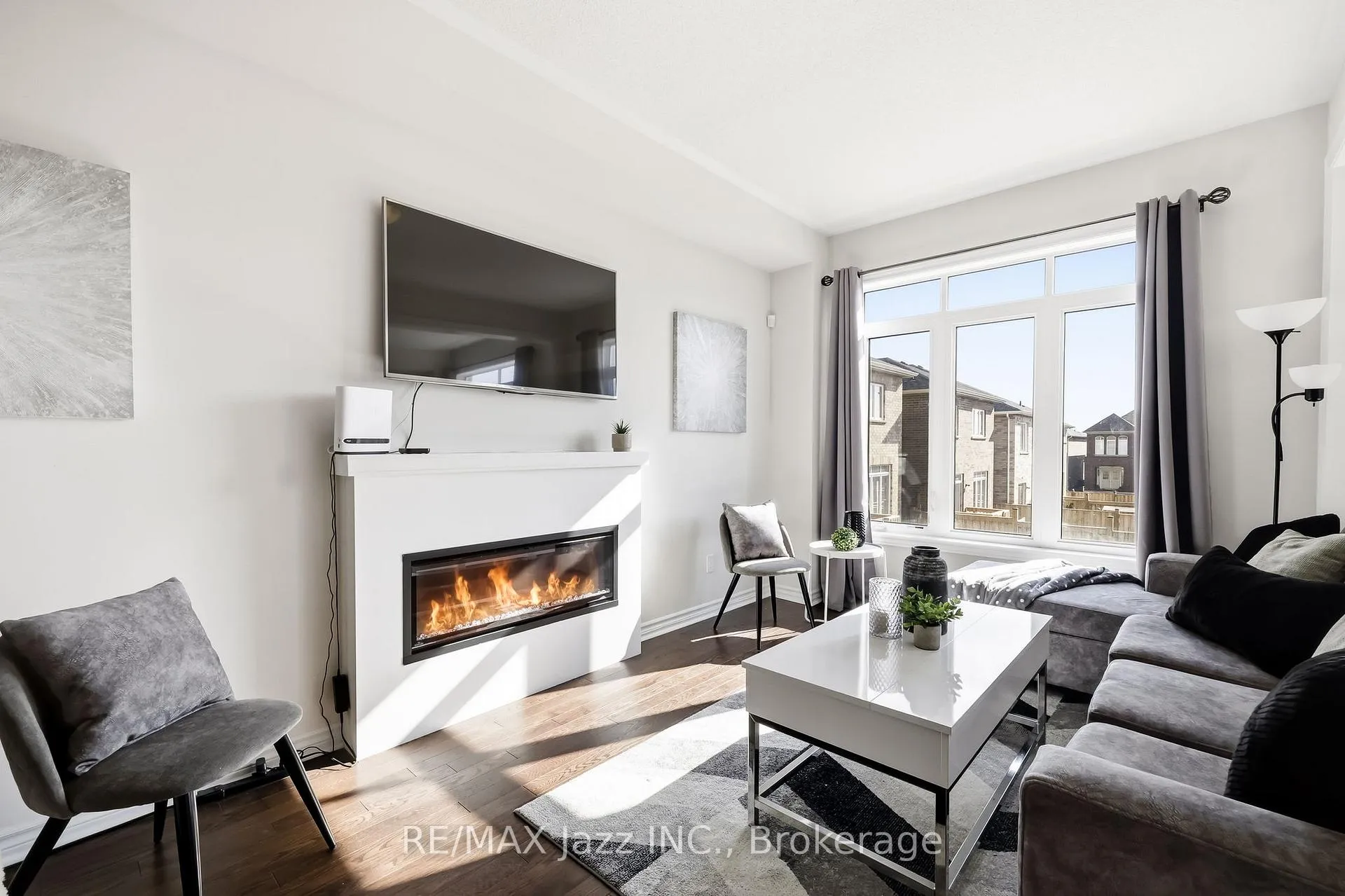Photo 7 of 988 Matthew Murray Crescent, Oshawa, Taunton — HOMEH
