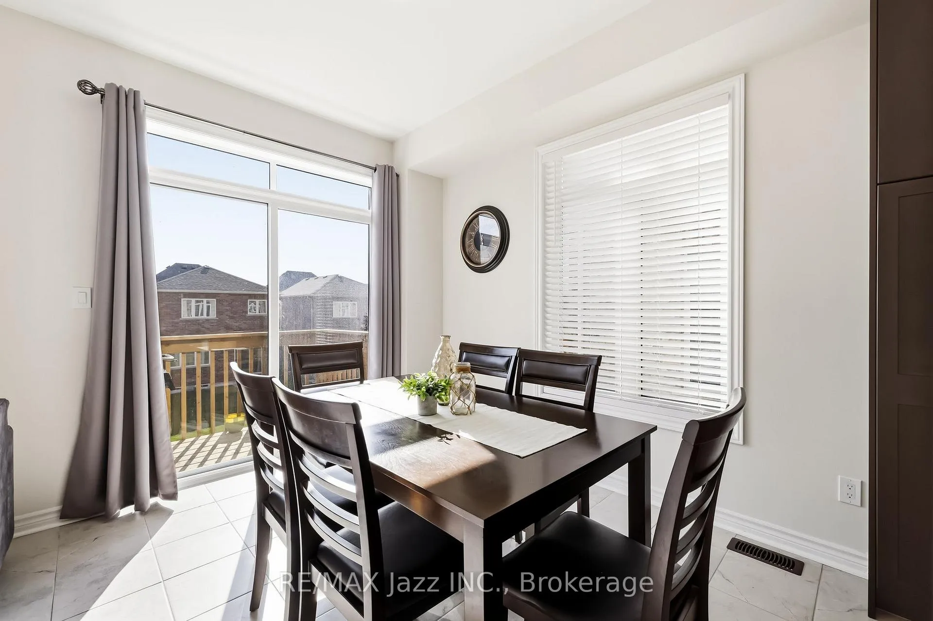 Photo 11 of 988 Matthew Murray Crescent, Oshawa, Taunton — HOMEH