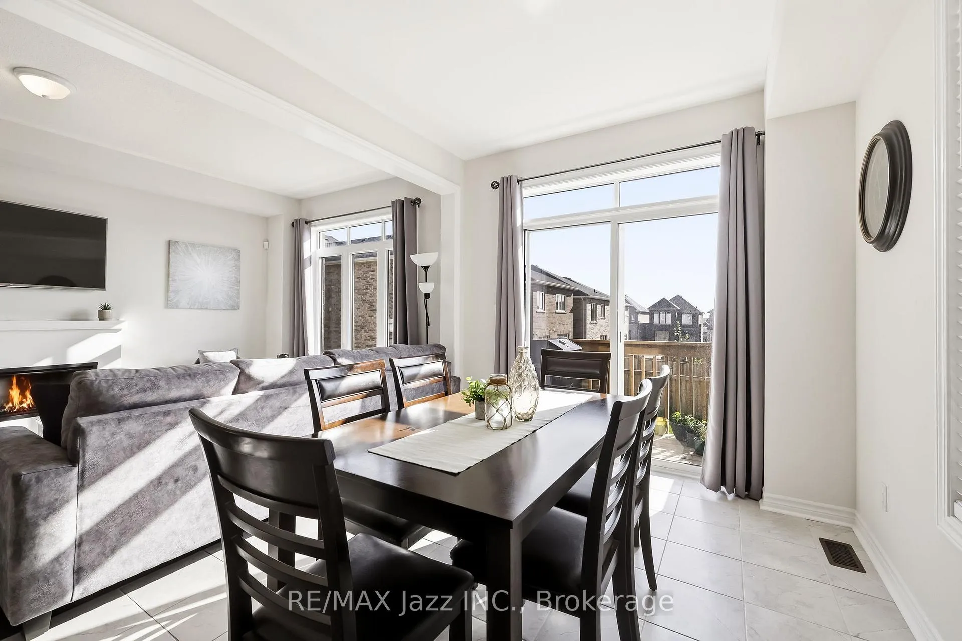 Photo 12 of 988 Matthew Murray Crescent, Oshawa, Taunton — HOMEH