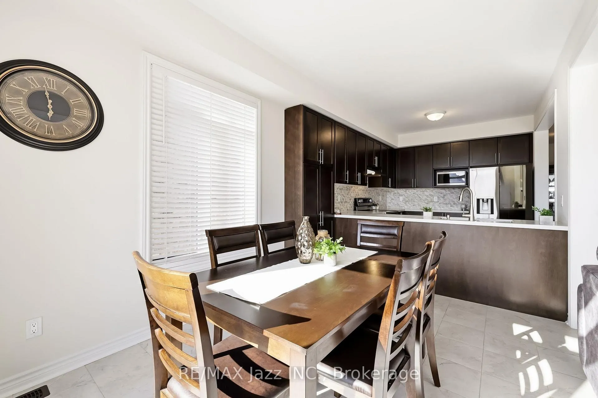 Photo 13 of 988 Matthew Murray Crescent, Oshawa, Taunton — HOMEH