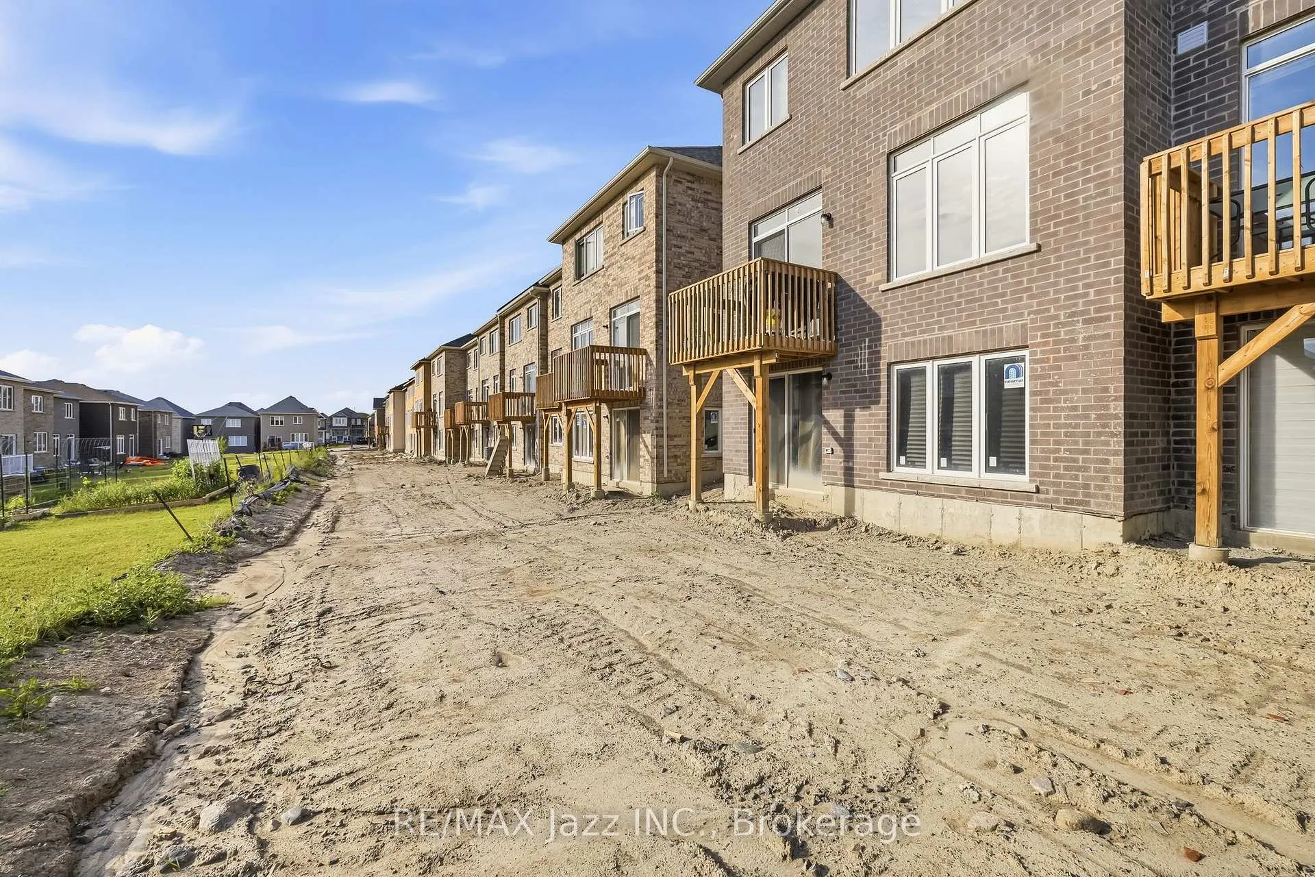 Photo 42 of 988 Matthew Murray Crescent, Oshawa, Taunton — HOMEH