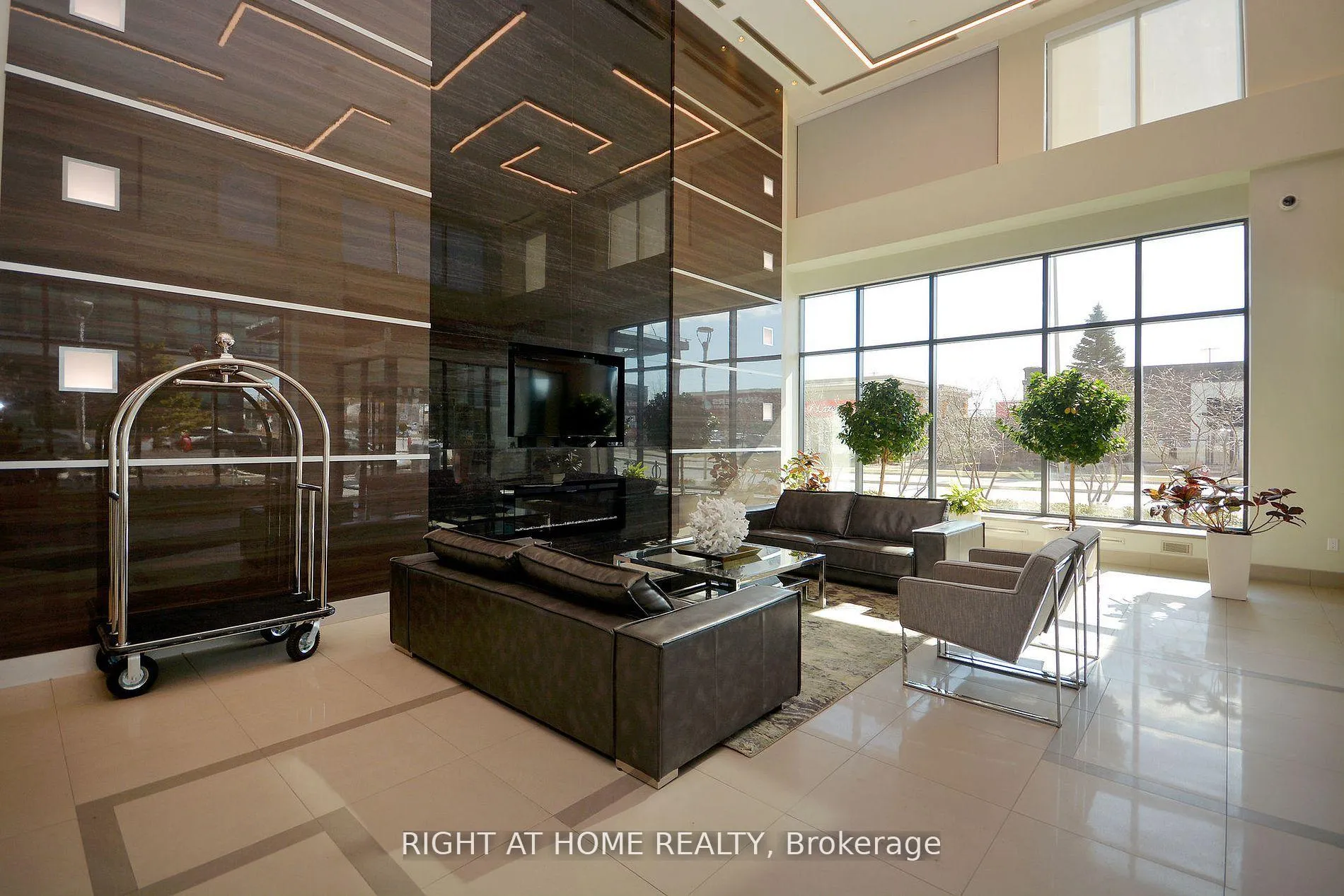 Photo 3 of Unit 3310, 3975 Grand Park Dr., Mississauga, City Centre — HOMEH