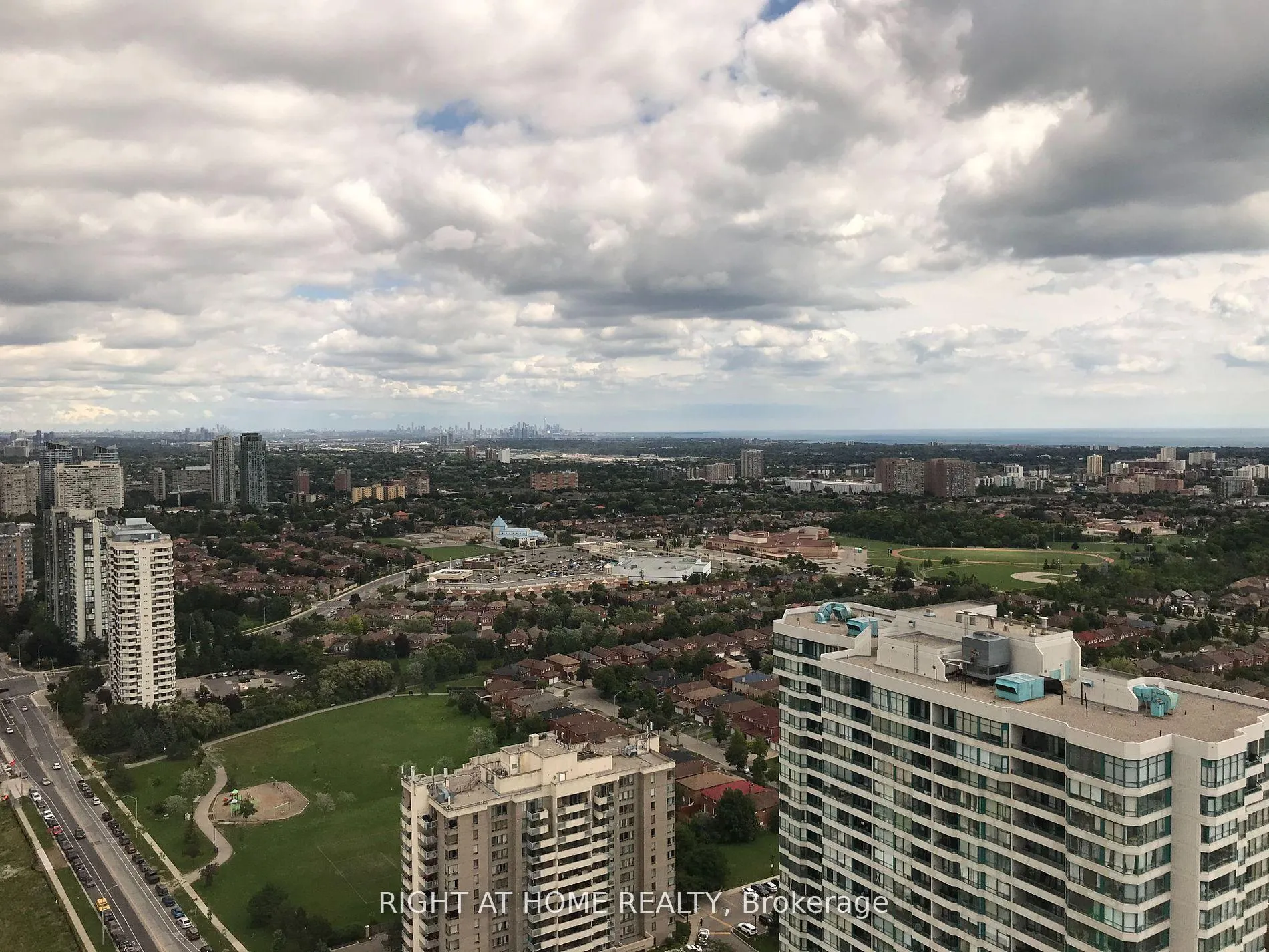 Photo 5 of Unit 3310, 3975 Grand Park Dr., Mississauga, City Centre — HOMEH