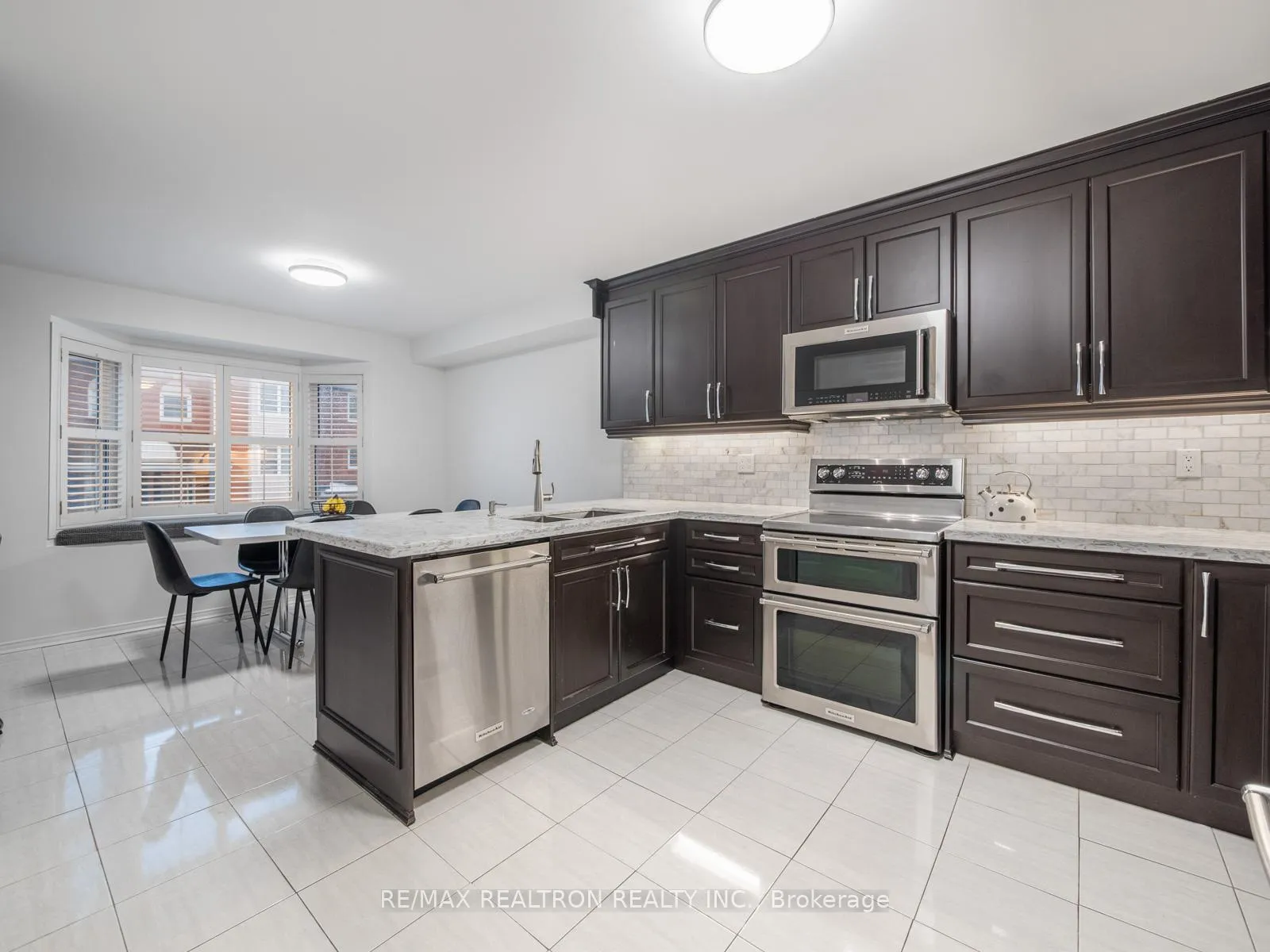 Photo 5 of Unit 39, 114 Leah Crescent, Vaughan, Beverley Glen — HOMEH
