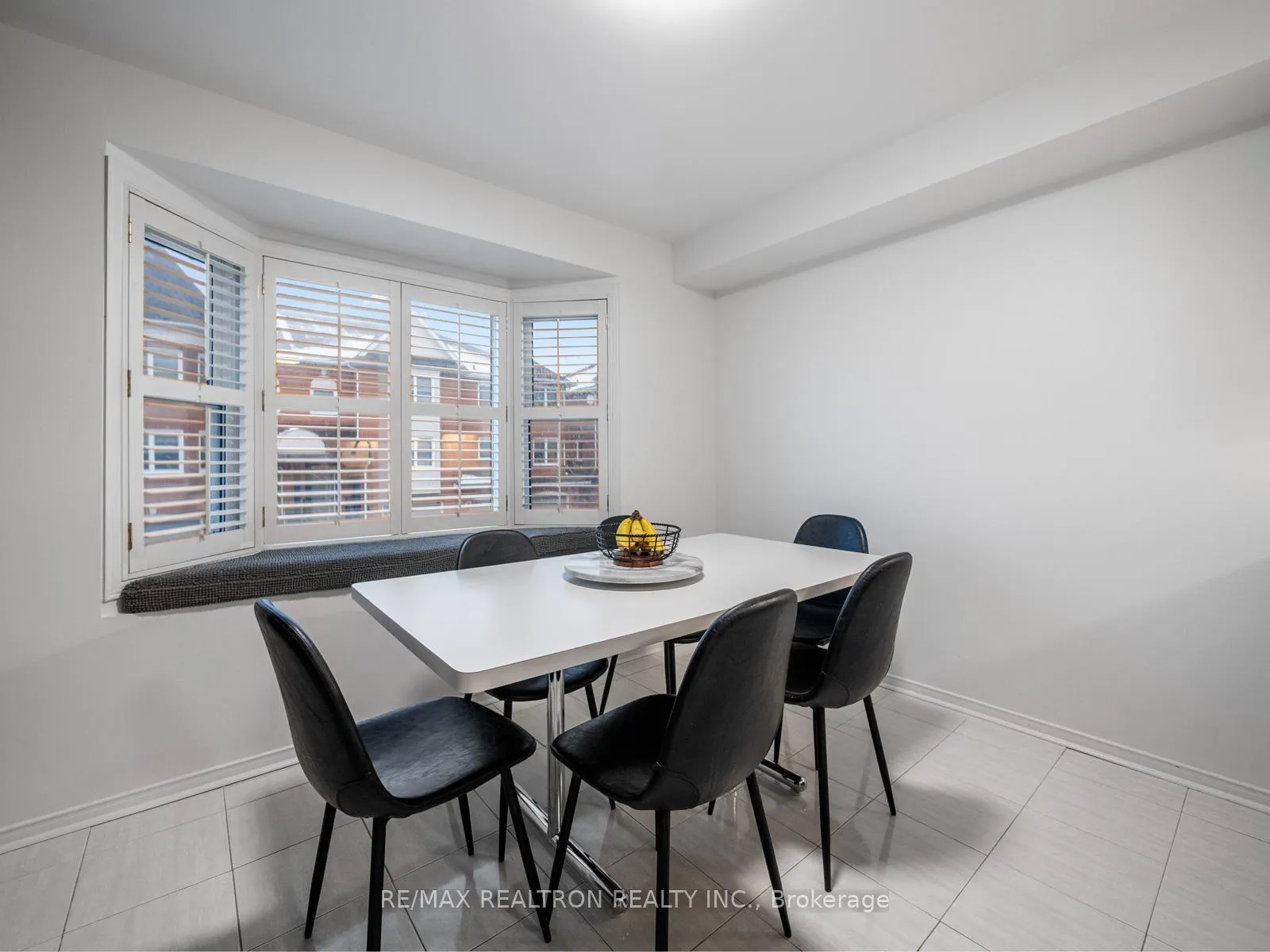 Photo 7 of Unit 39, 114 Leah Crescent, Vaughan, Beverley Glen — HOMEH