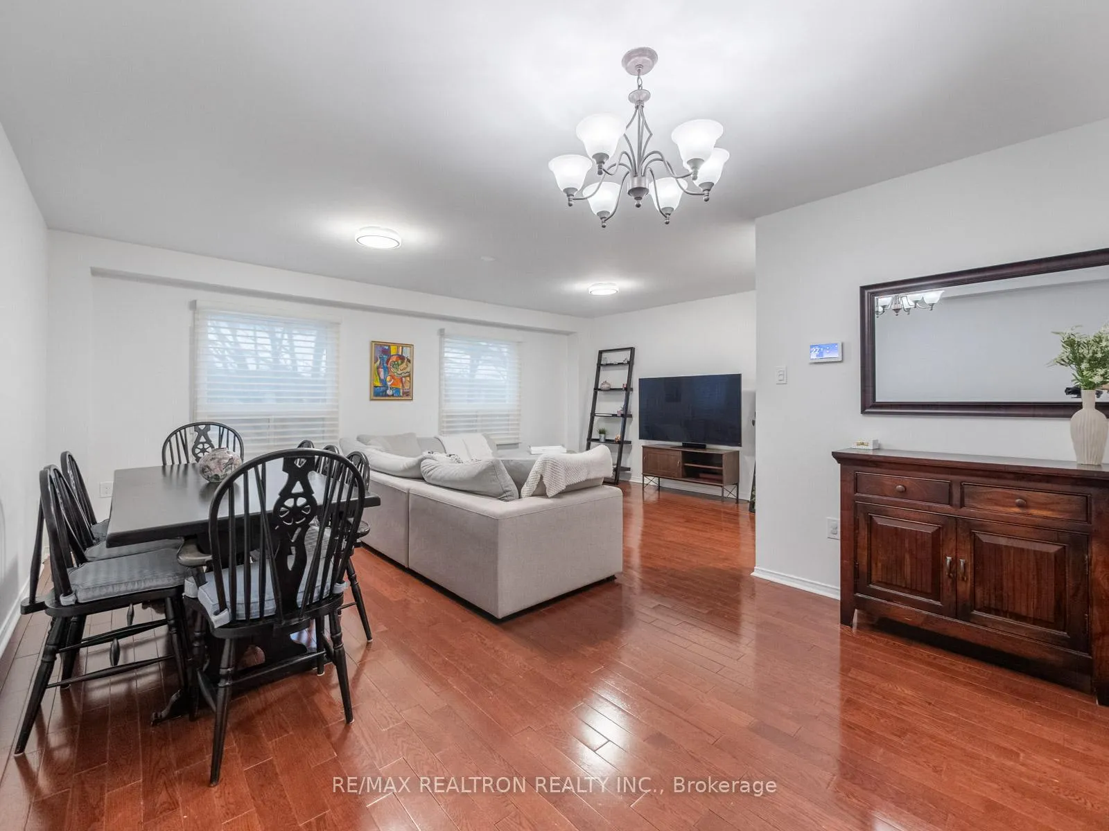 Photo 9 of Unit 39, 114 Leah Crescent, Vaughan, Beverley Glen — HOMEH
