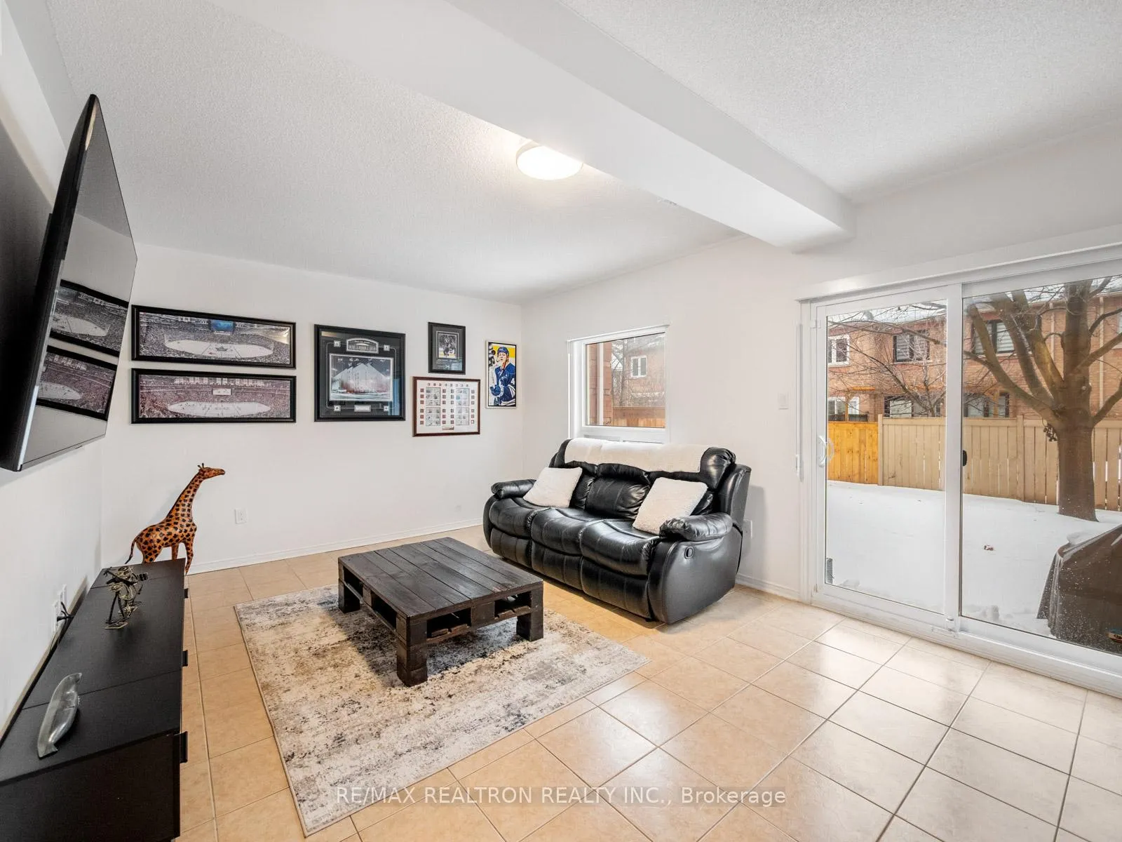 Photo 27 of Unit 39, 114 Leah Crescent, Vaughan, Beverley Glen — HOMEH