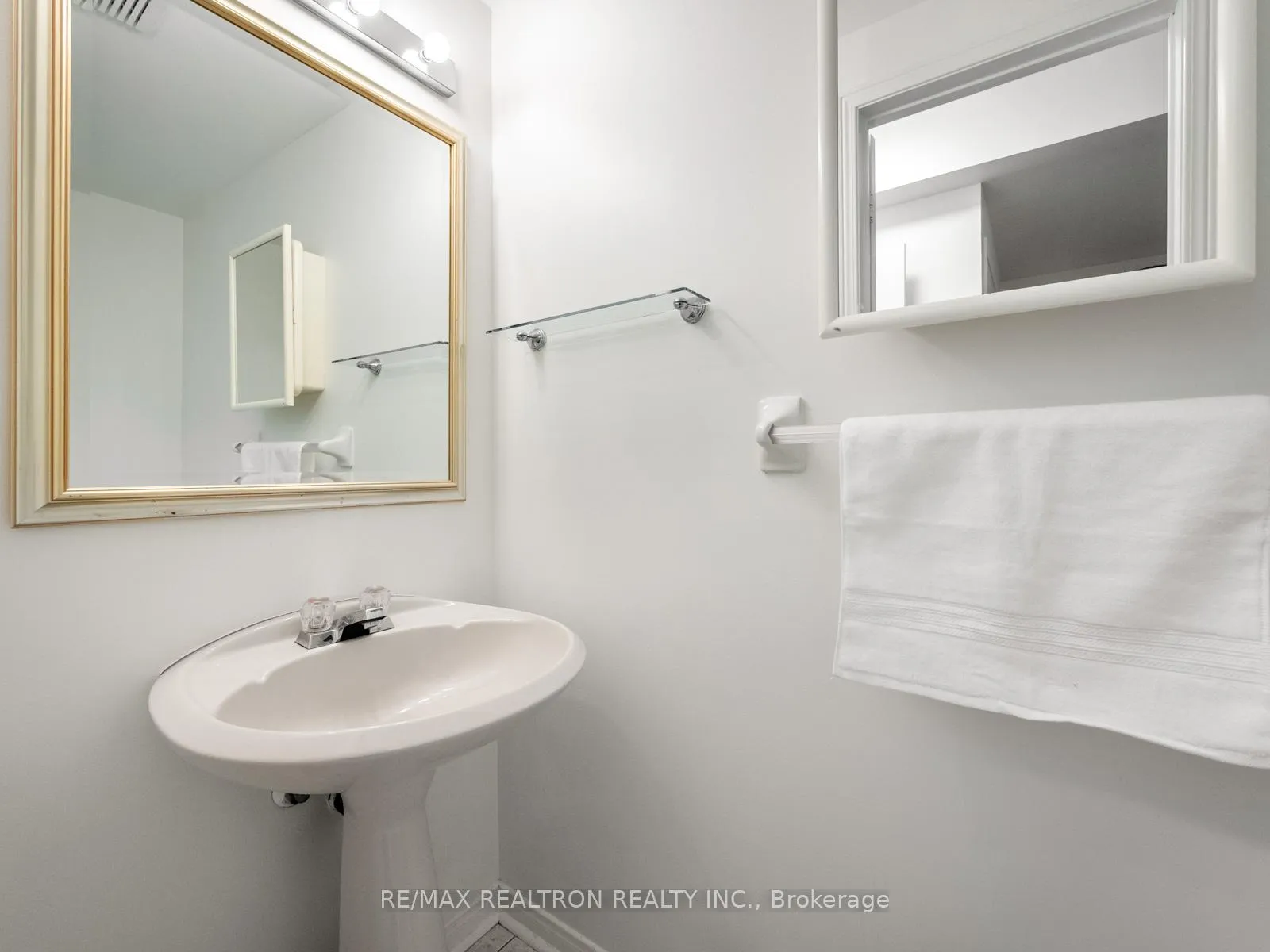 Photo 28 of Unit 39, 114 Leah Crescent, Vaughan, Beverley Glen — HOMEH